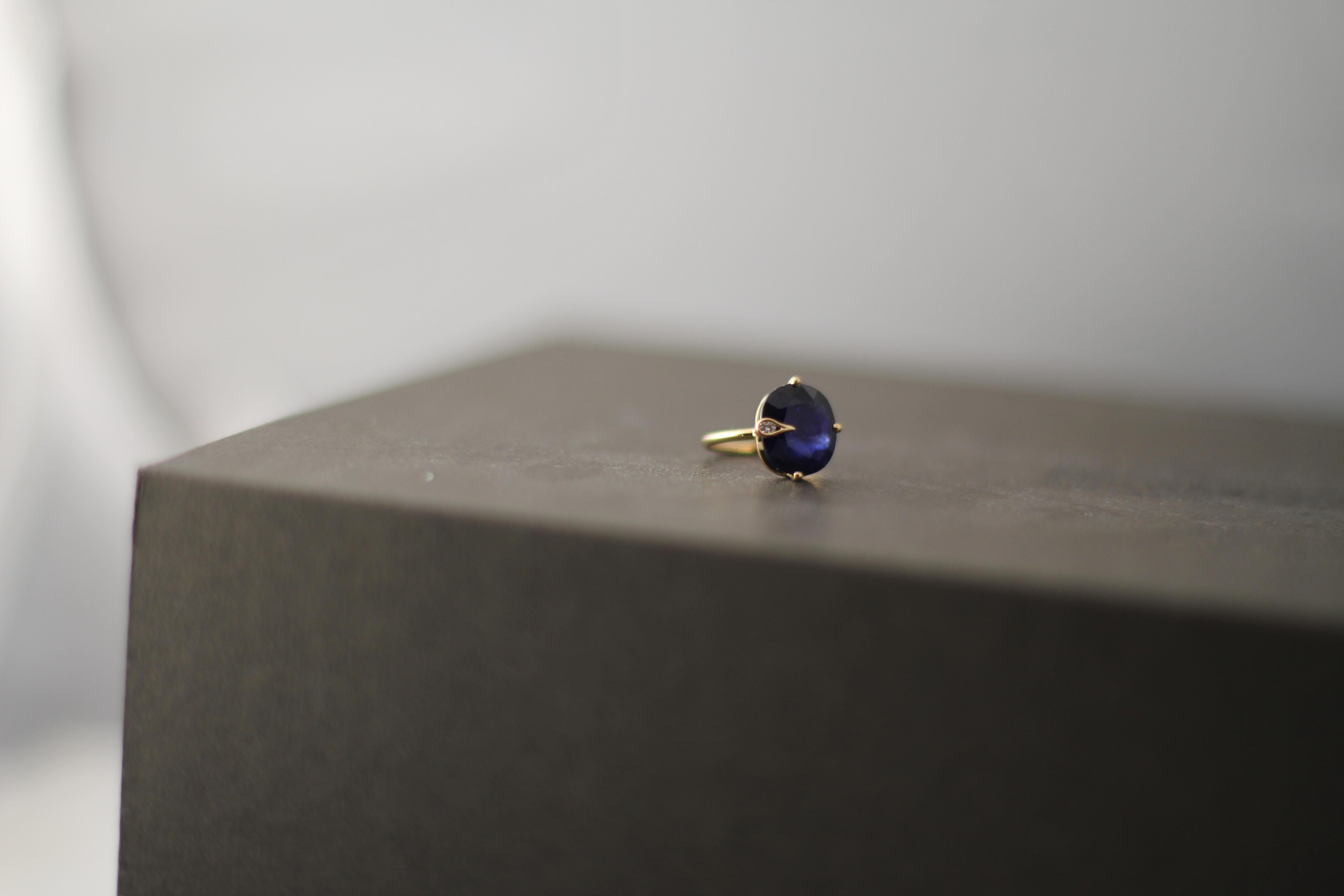 14 Karat Yellow Gold Peacock Ring with Natural Sapphire and Diamond For Sale 2