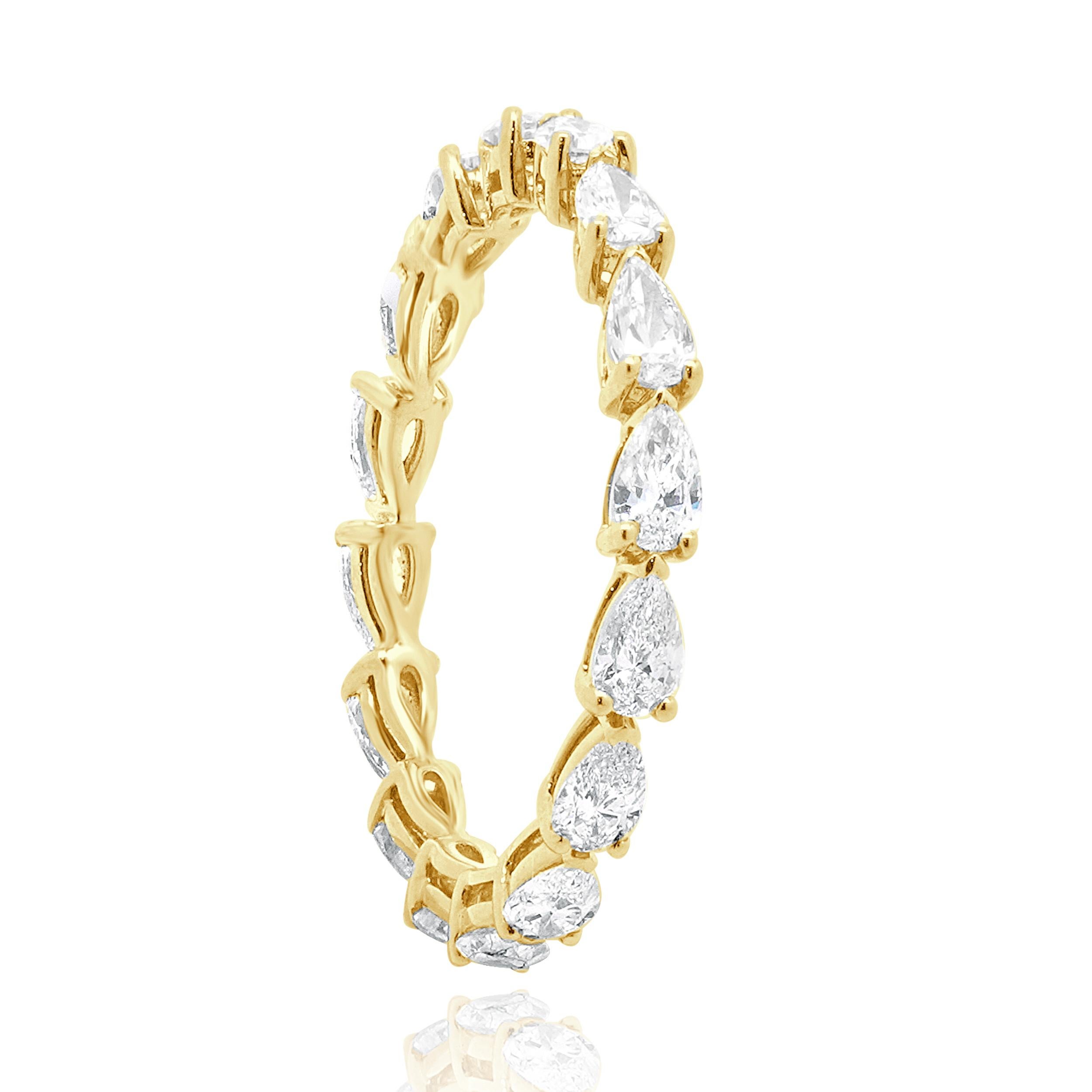 14 Karat Yellow Gold Pear Cut Diamond Eternity Band In Excellent Condition For Sale In Scottsdale, AZ