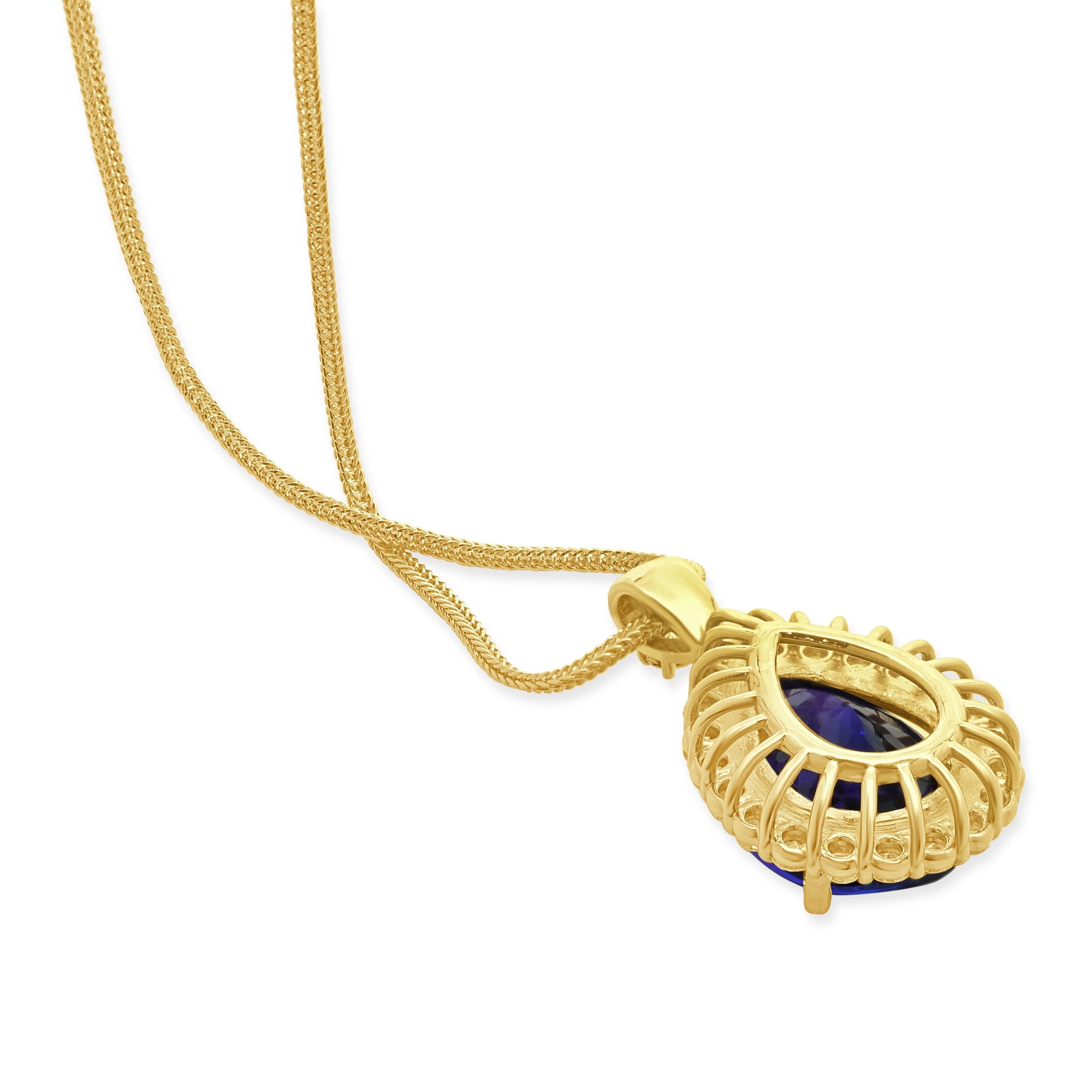 Taille poire Collier en or jaune 14 carats avec halo de tanzanite et de diamants taille poire en vente