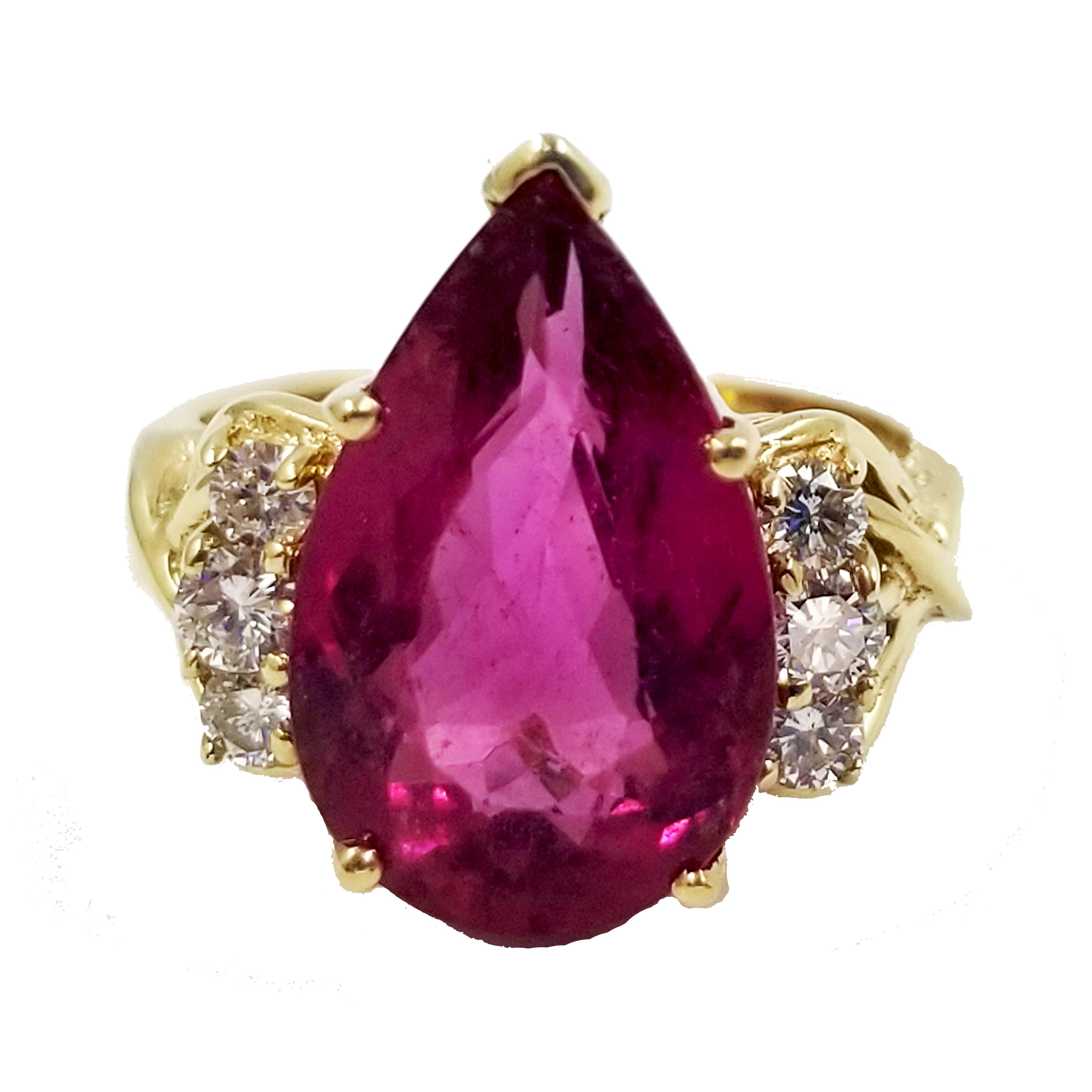 14 Karat Yellow Gold Pear Shaped Pink Tourmaline Ring In Good Condition In Coral Gables, FL