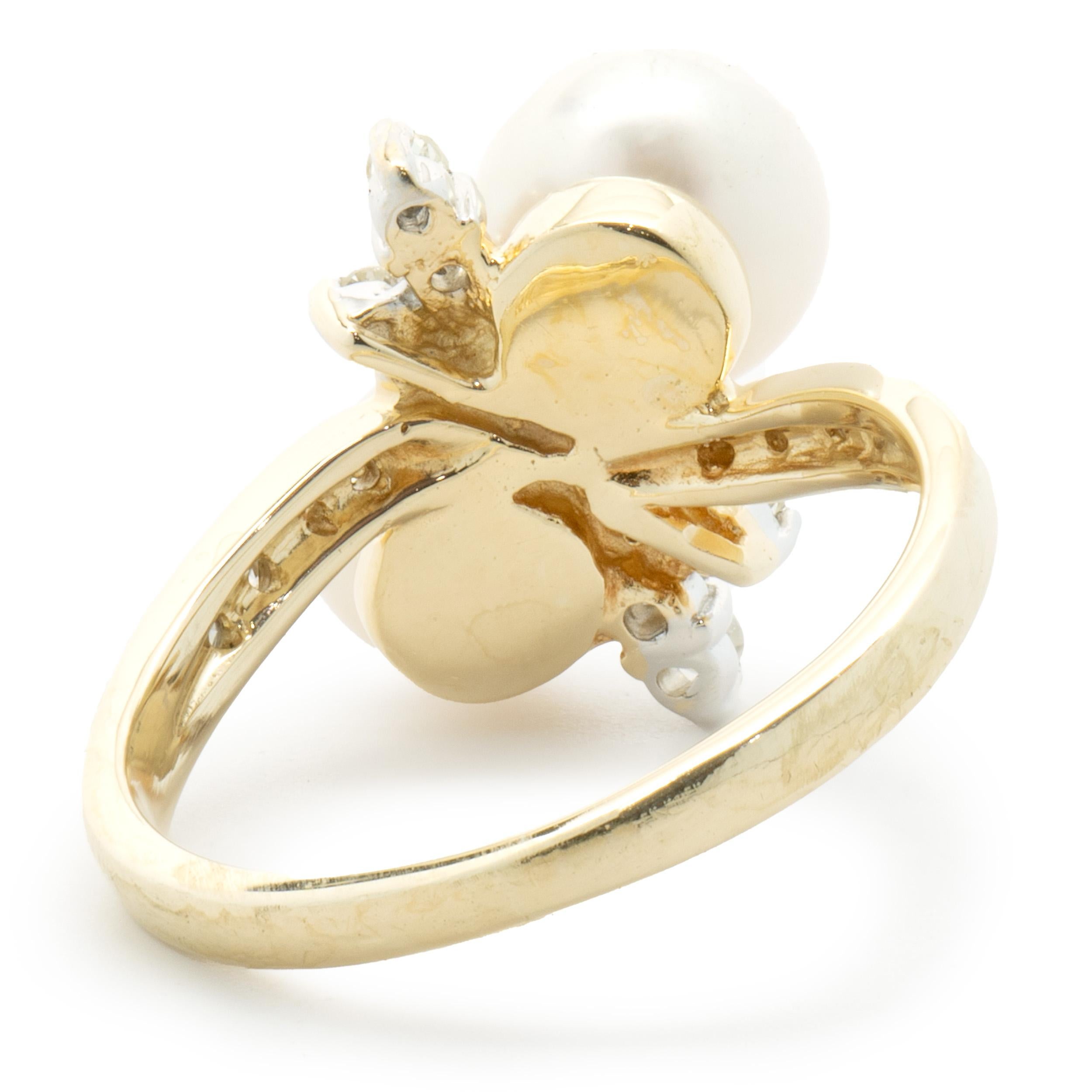 14 Karat Yellow Gold Pearl and Diamond Bypass Ring In Excellent Condition For Sale In Scottsdale, AZ