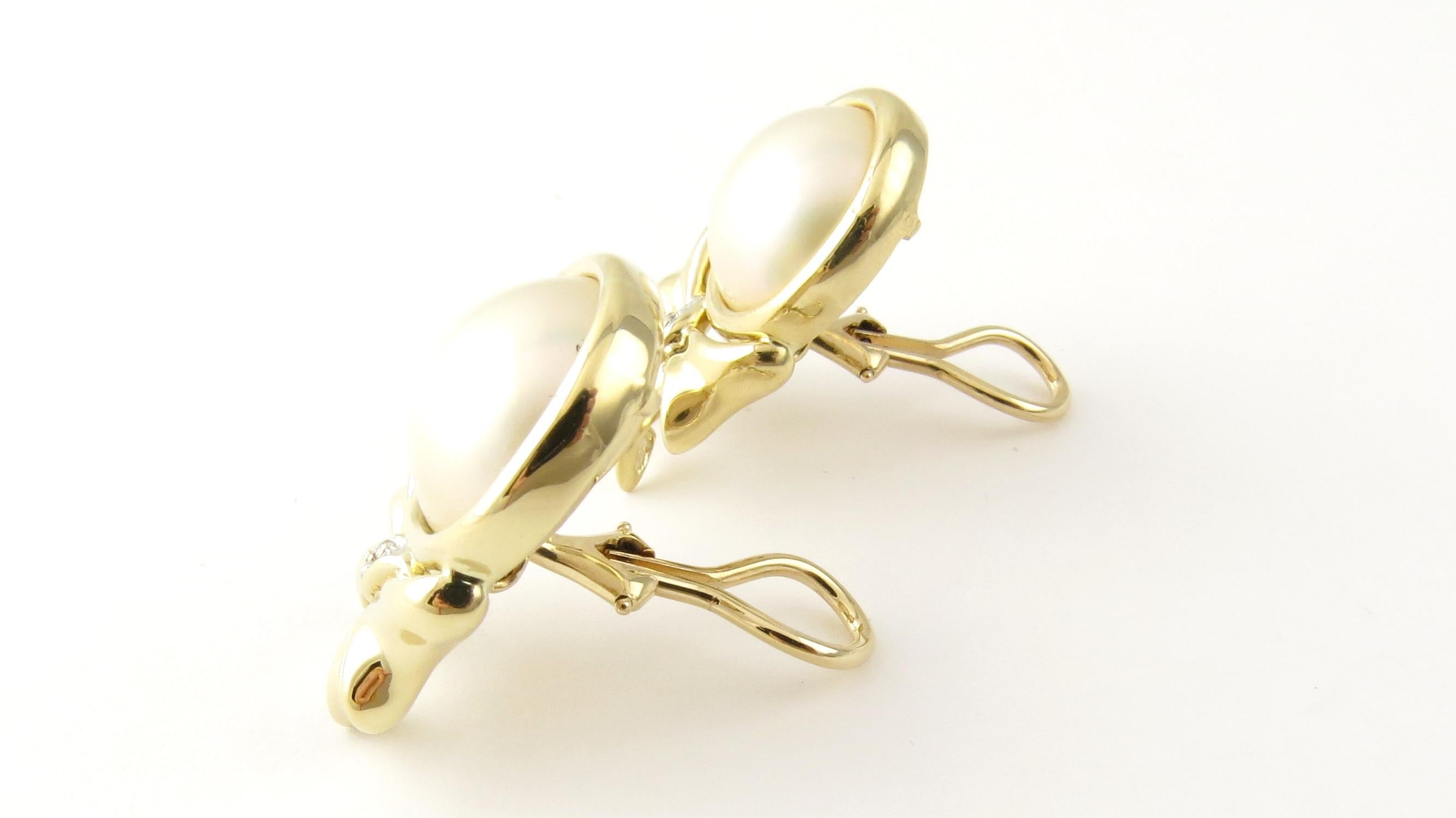 Ohrringe aus 14 Karat Gelbgold mit Perlen und Diamanten im Zustand „Gut“ im Angebot in Washington Depot, CT