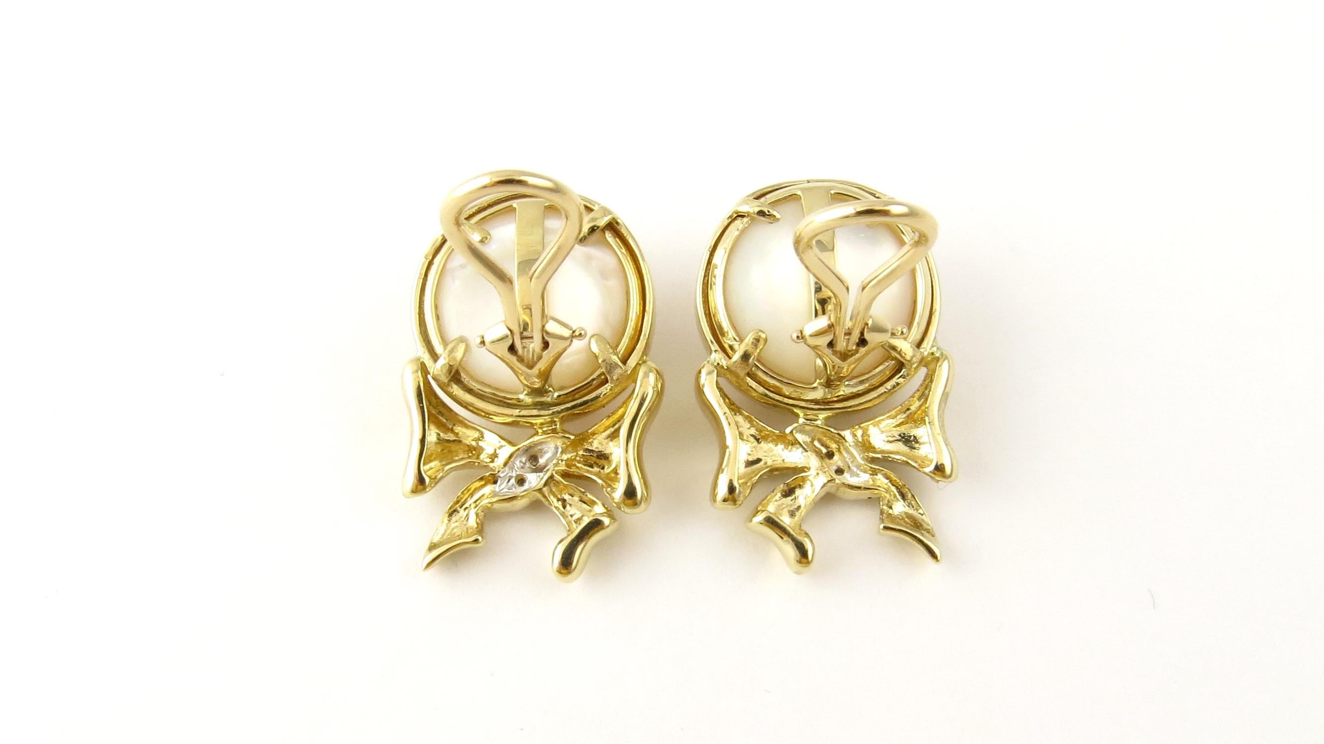 Ohrringe aus 14 Karat Gelbgold mit Perlen und Diamanten im Angebot 1