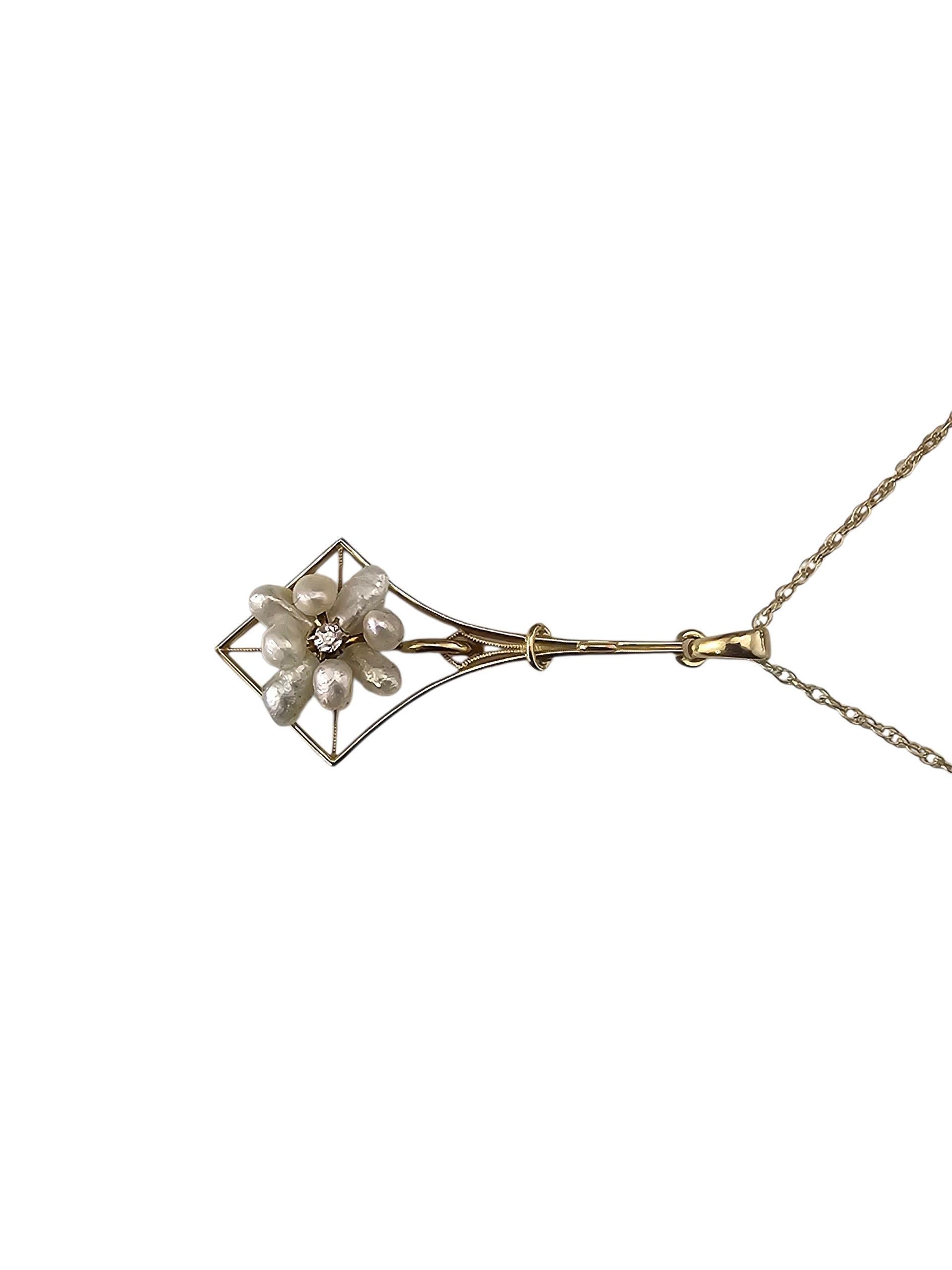 Taille vieille mine Collier en or jaune 14 carats avec pendentif en perles et diamants #23940 en vente