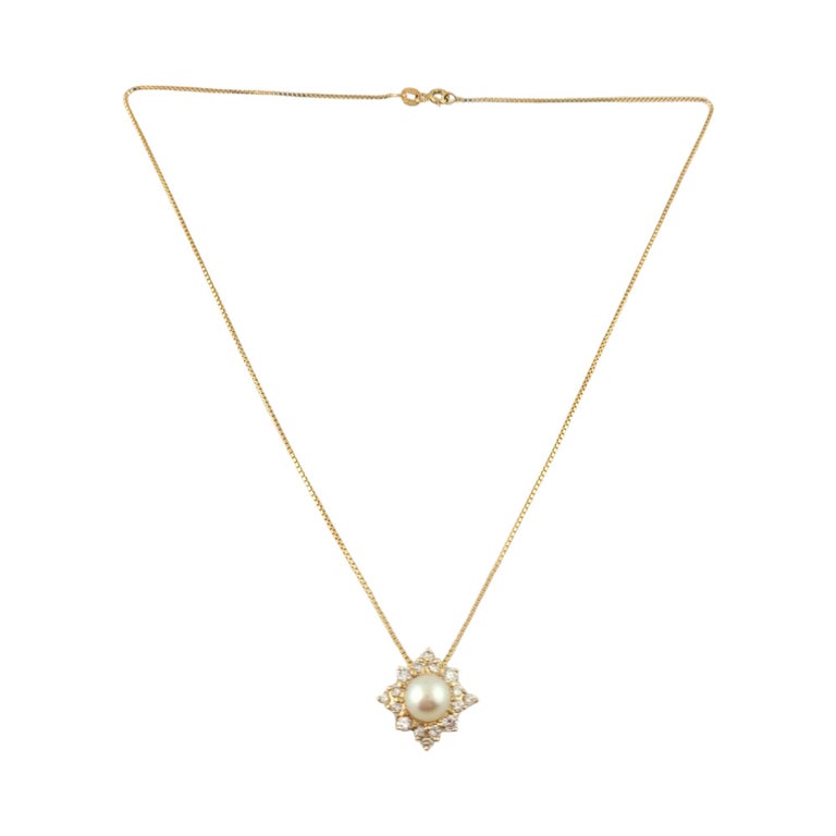 14 Karat Yellow Gold Pearl and Diamond Pendant Necklace For Sale at 1stDibs