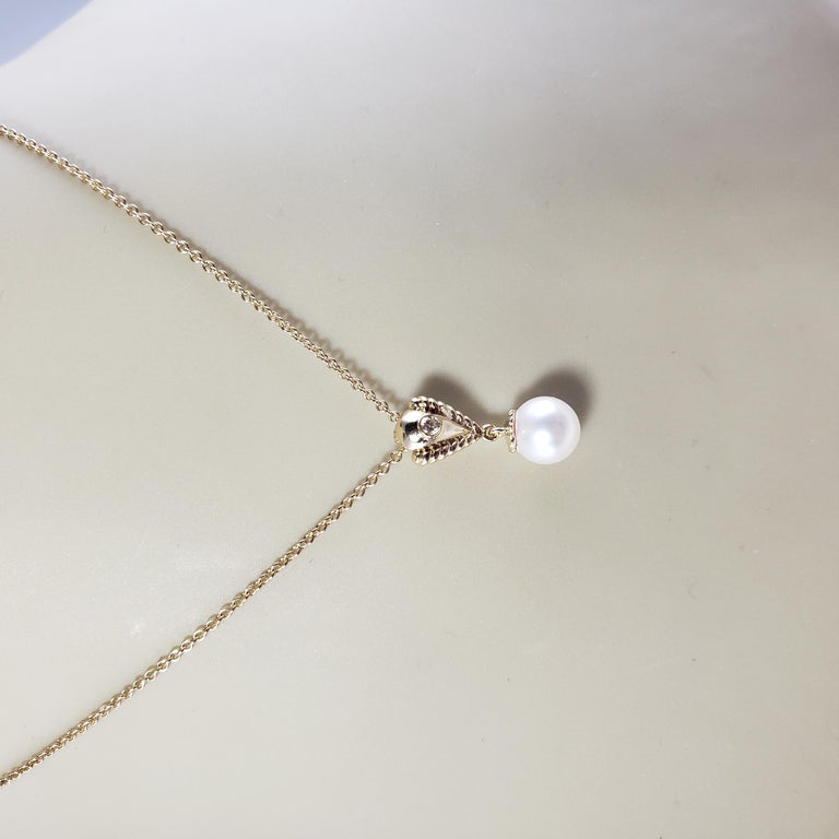 14 Karat Yellow Gold Pearl and Diamond Pendant Necklace For Sale at 1stDibs