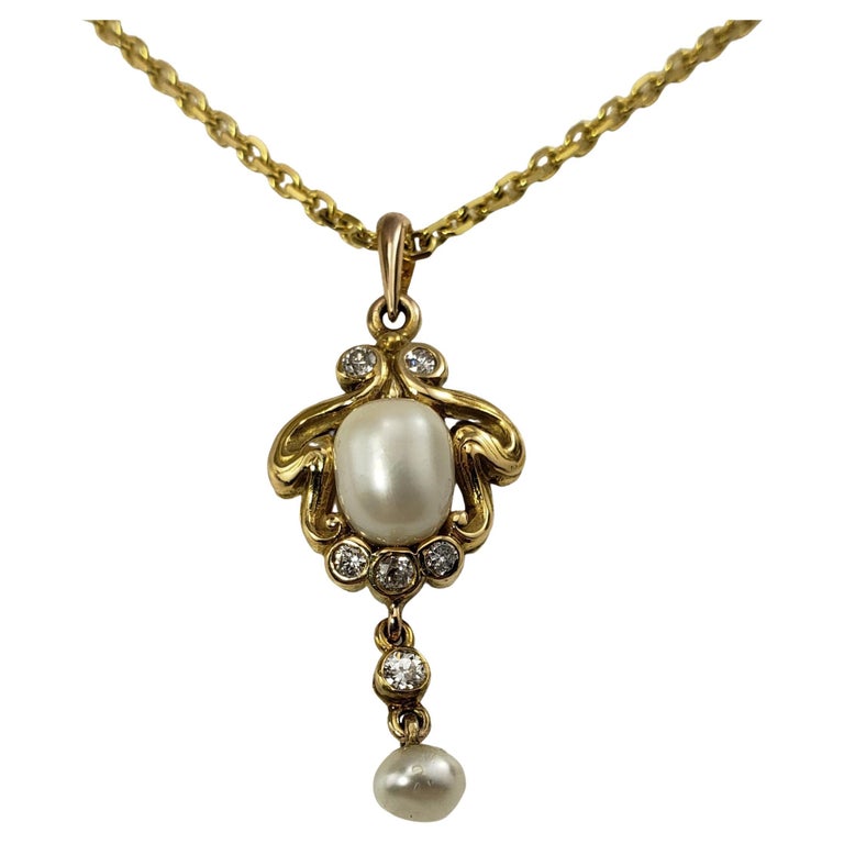 14 Karat Yellow Gold Pearl and Diamond Pendant Necklace For Sale at 1stDibs