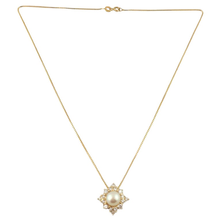 14 Karat Yellow Gold Pearl and Diamond Pendant Necklace For Sale at 1stDibs