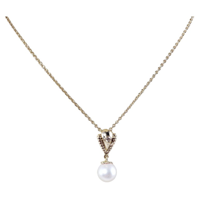 14 Karat Yellow Gold Pearl and Diamond Pendant Necklace For Sale at 1stDibs