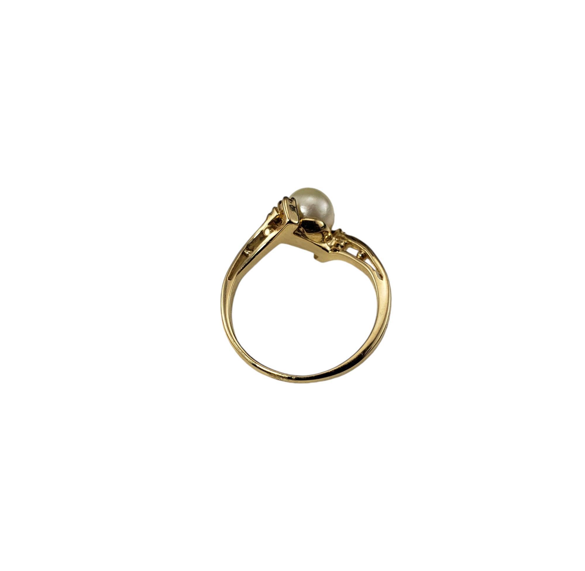 14 Karat Yellow Gold Pearl and Diamond Ring Size 5.5 #18954 In Good Condition In Washington Depot, CT