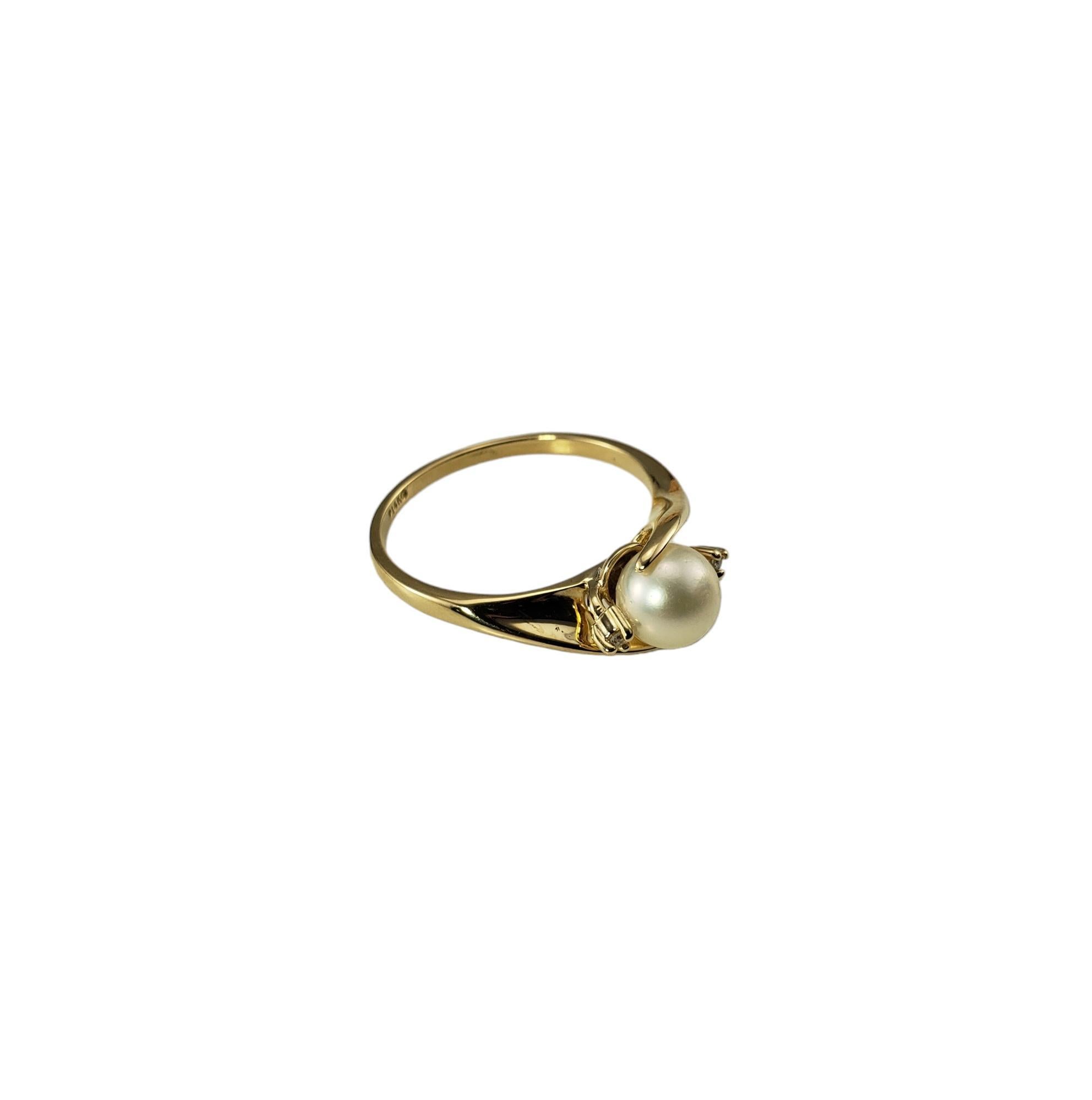 Round Cut 14 Karat Yellow Gold Pearl and Diamond Ring Size 9 #16733 For Sale