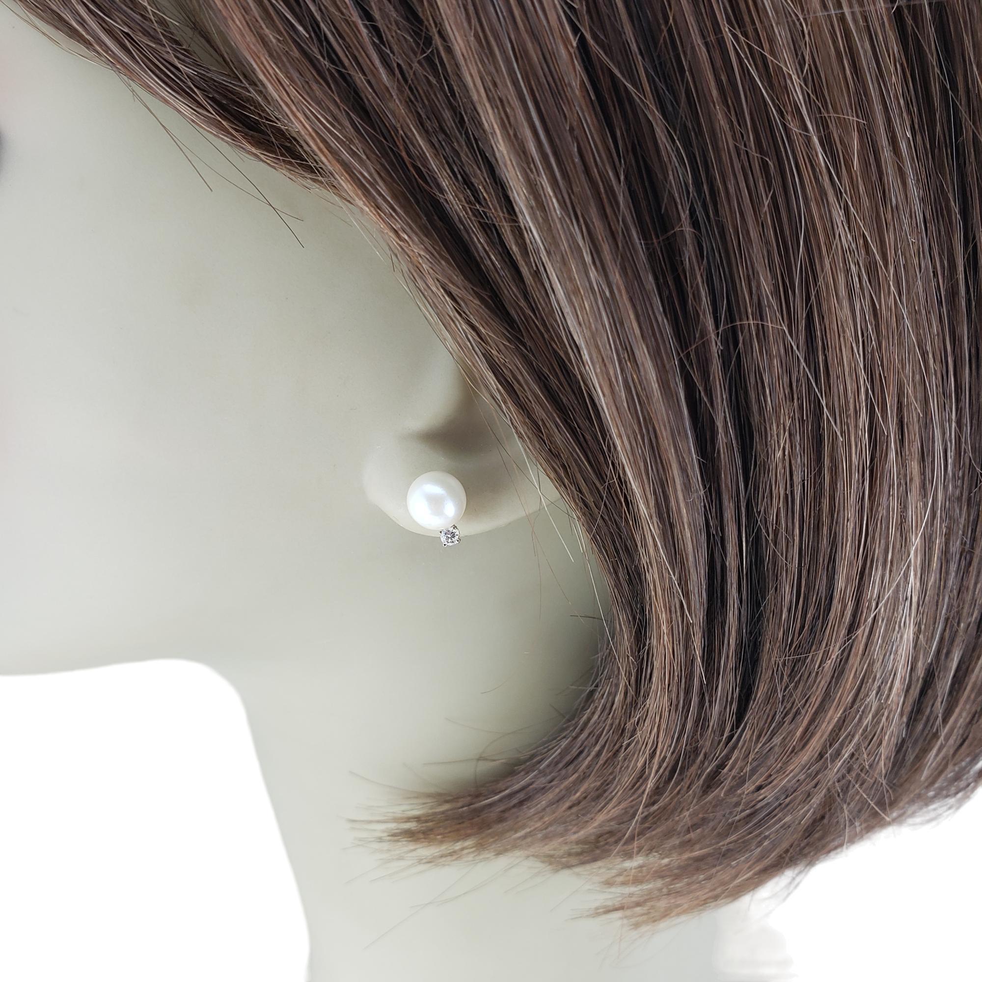Clous d'oreilles en or jaune 14 carats, perles et diamants n° 17587 en vente 1