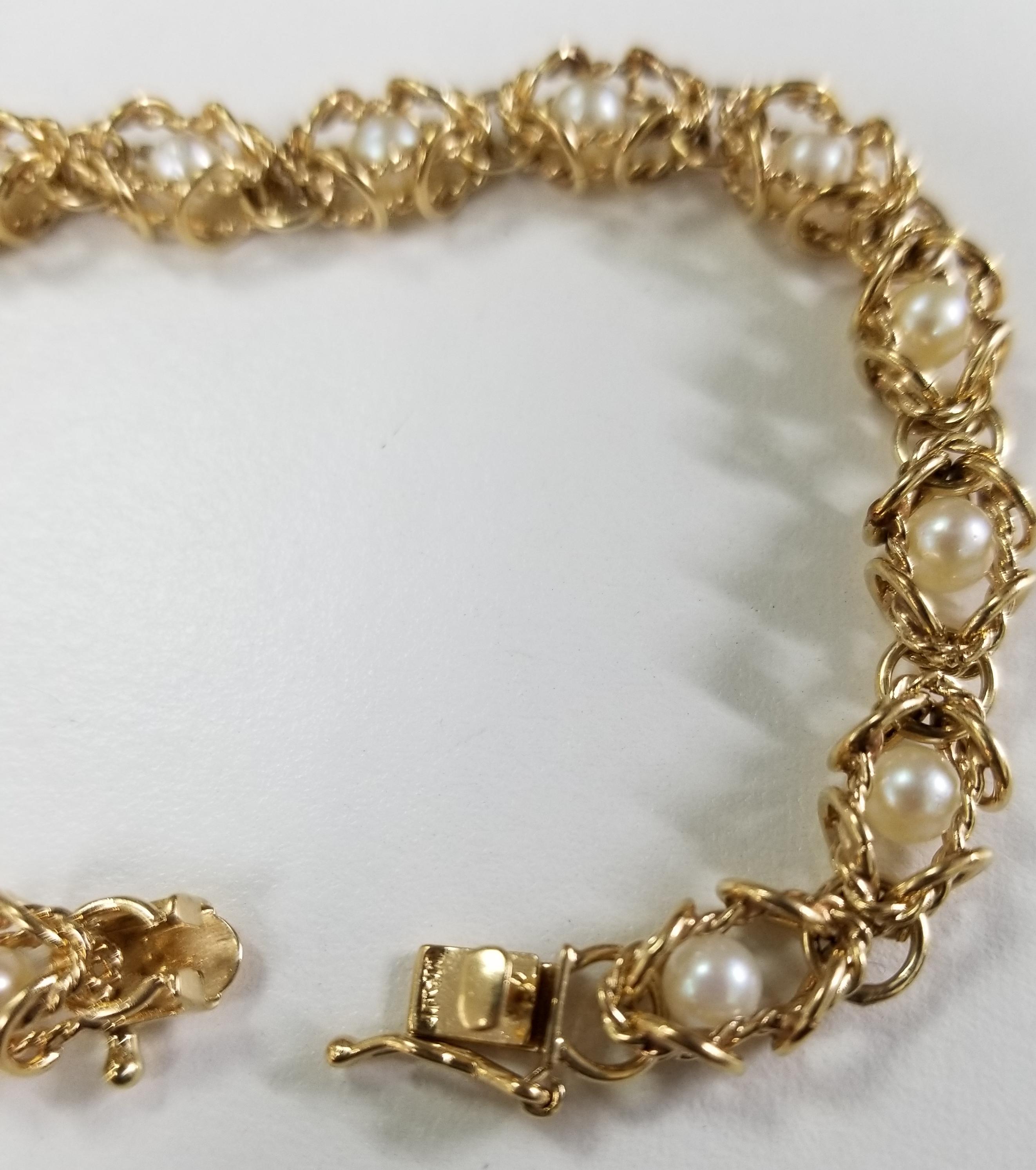 Contemporary 14 Karat Yellow Gold Pearl Bracelet