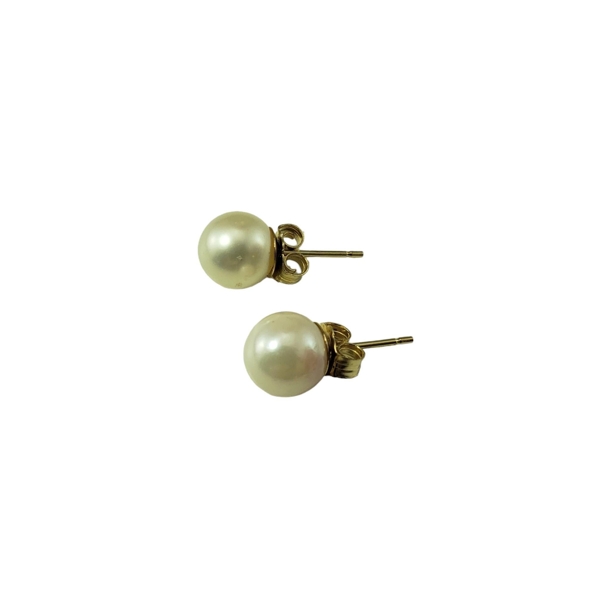 14 Karat Yellow Gold Pearl Stud Earrings #16395 In Good Condition For Sale In Washington Depot, CT