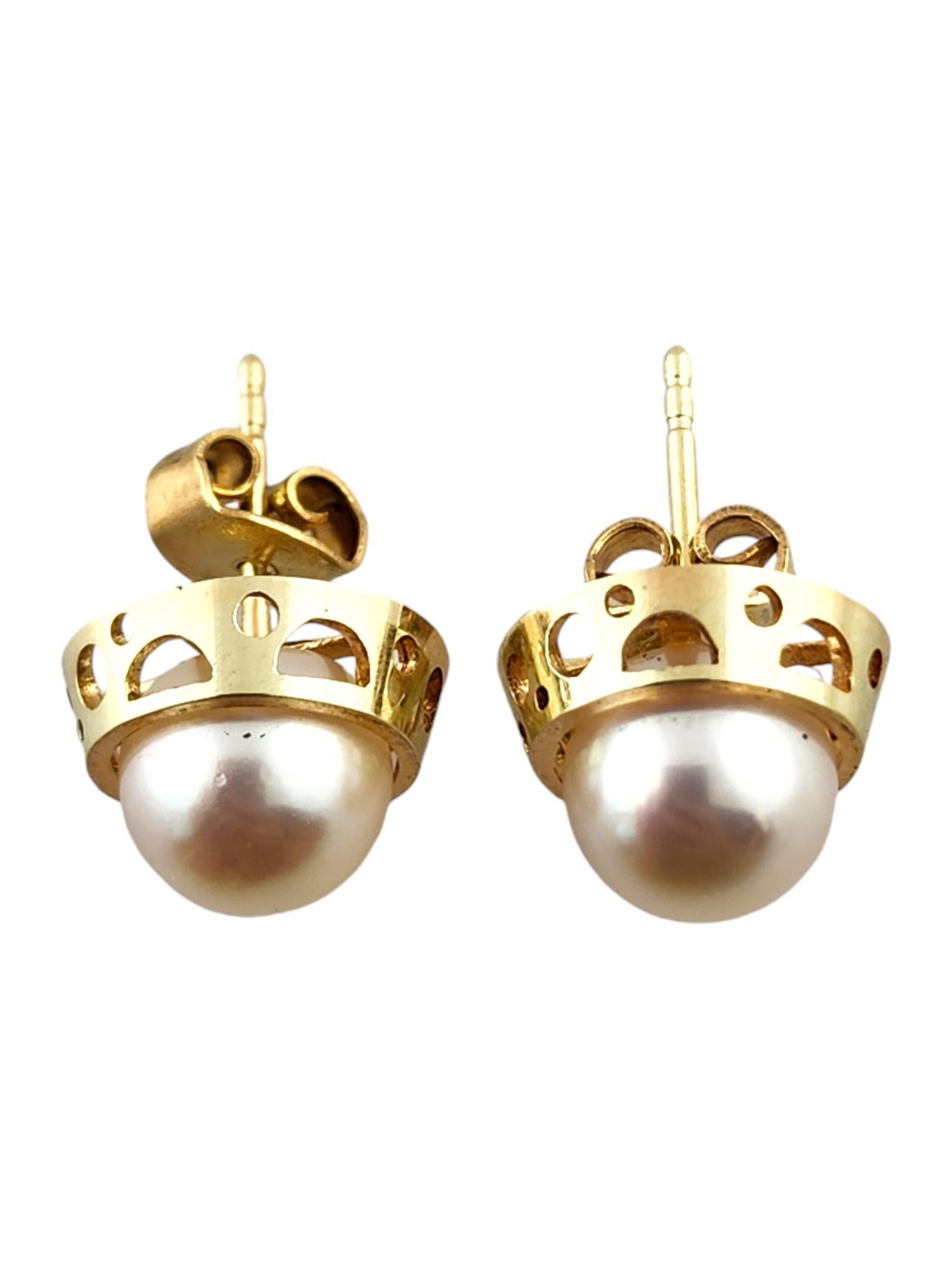 14 Karat Yellow Gold Pearl Stud Earrings

These beautiful studs feature two pearls set in 14K yellow gold for a stunning finish!

Approximate pearl size: 6.7mm

Size: 11mm X 11mm X 7.9mm

Weight: 2.3 dwt/ 3.6 g

Hallmark: 14KD

Very good condition,