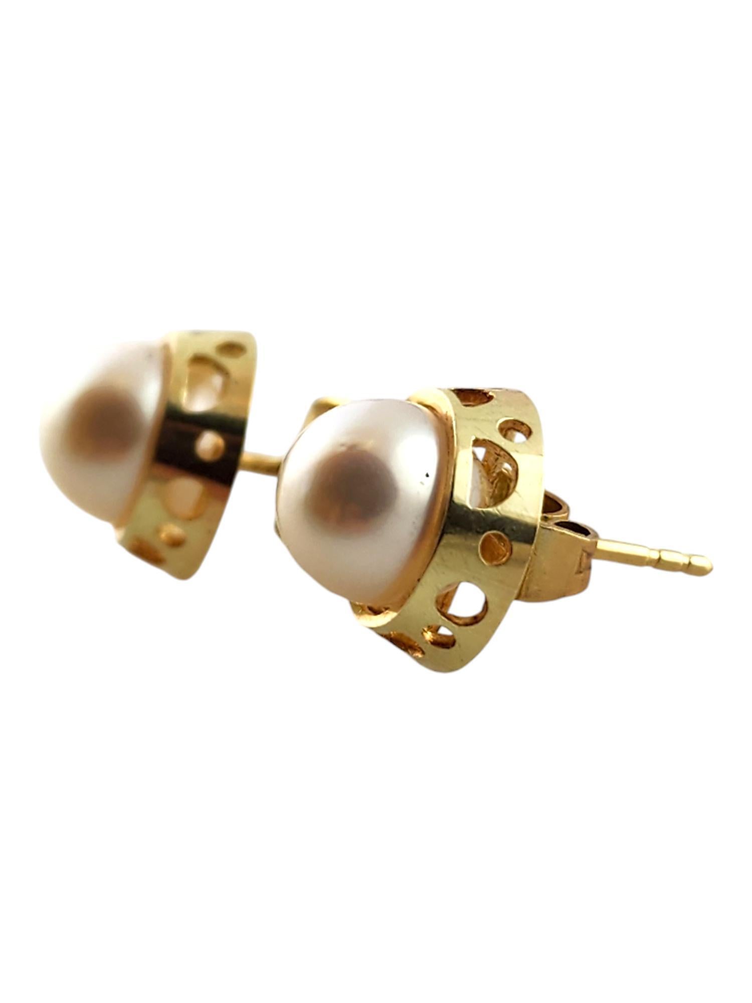 Round Cut 14 Karat Yellow Gold Pearl Stud Earrings #18499 For Sale