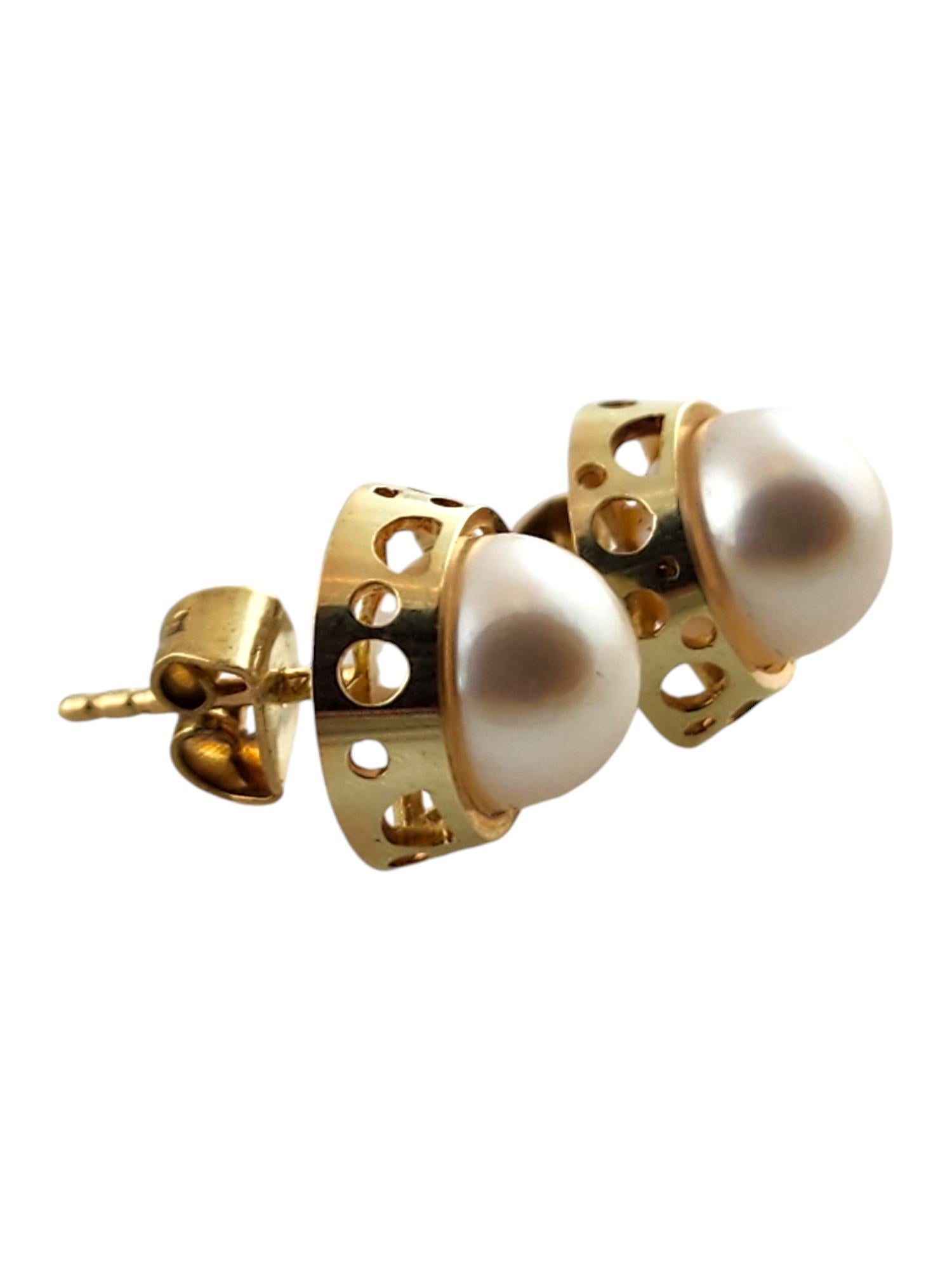 14 Karat Yellow Gold Pearl Stud Earrings #18499 In Good Condition For Sale In Washington Depot, CT