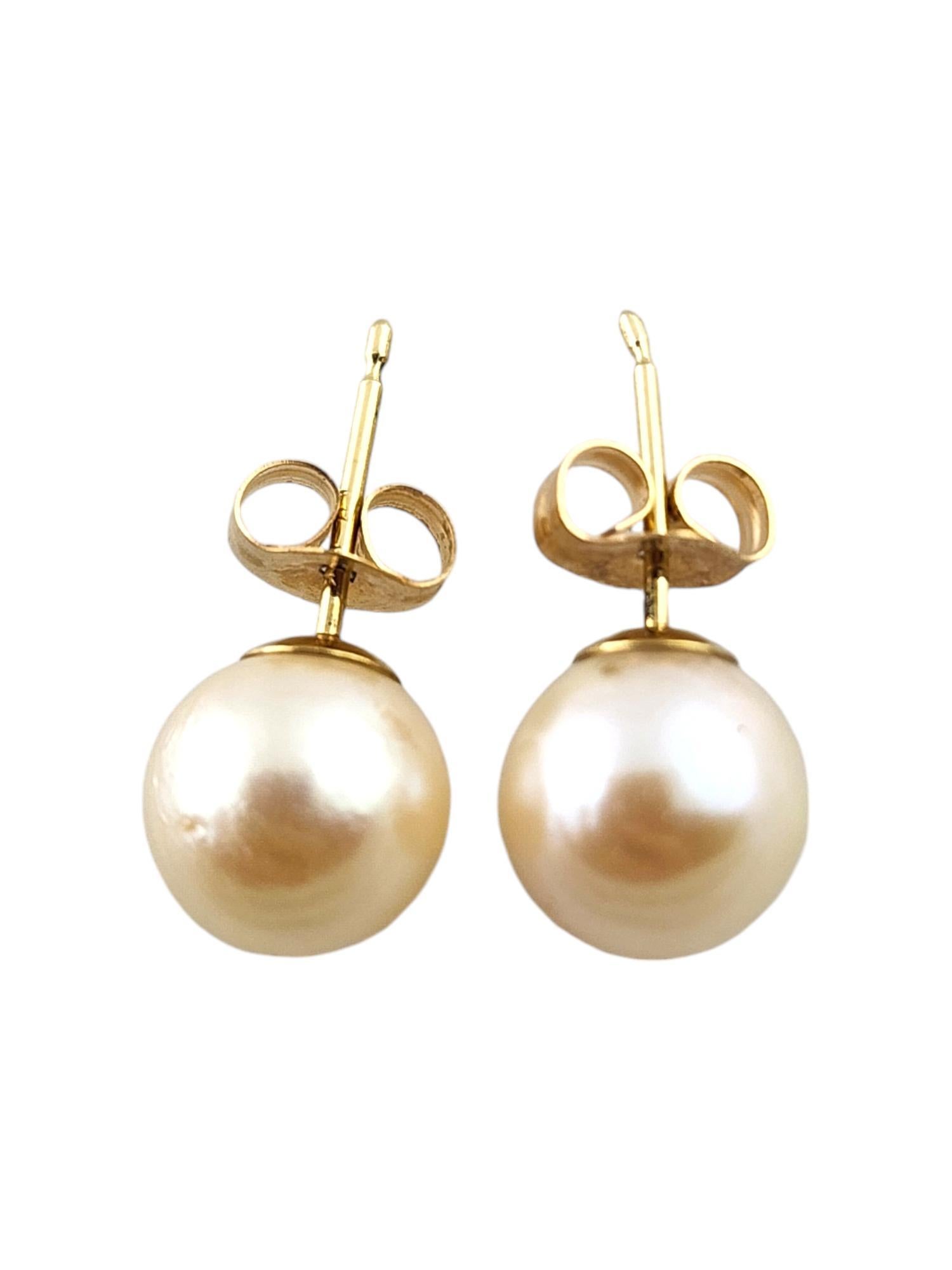 Round Cut 14 Karat Yellow Gold Pearl Stud Earrings #18572 For Sale