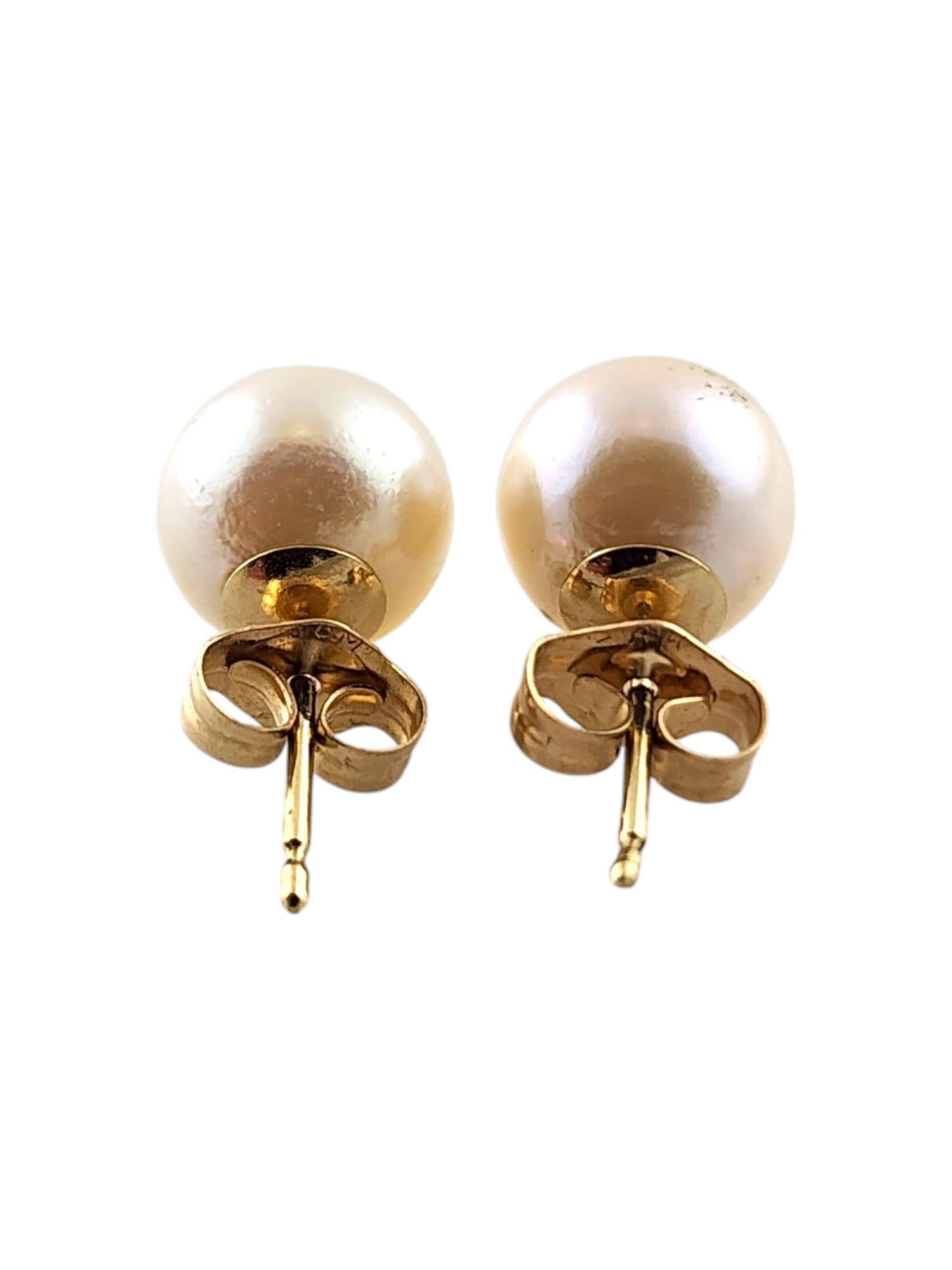 14 Karat Yellow Gold Pearl Stud Earrings #18572 In Good Condition For Sale In Washington Depot, CT