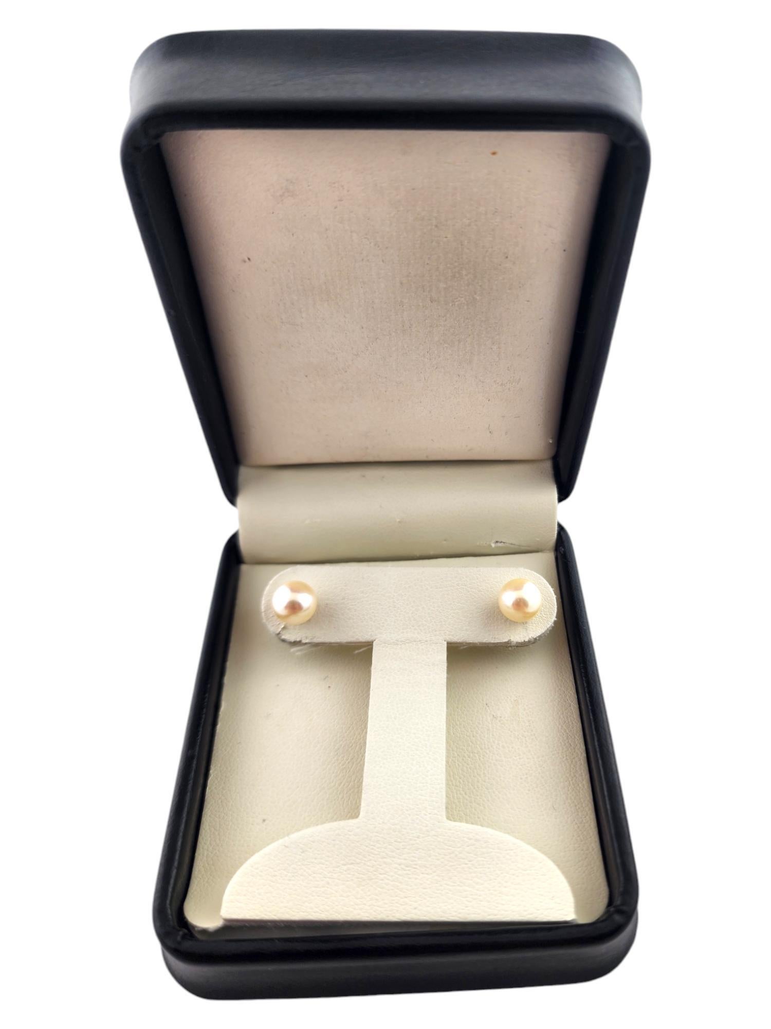 14 Karat Yellow Gold Pearl Stud Earrings #18572 For Sale 1