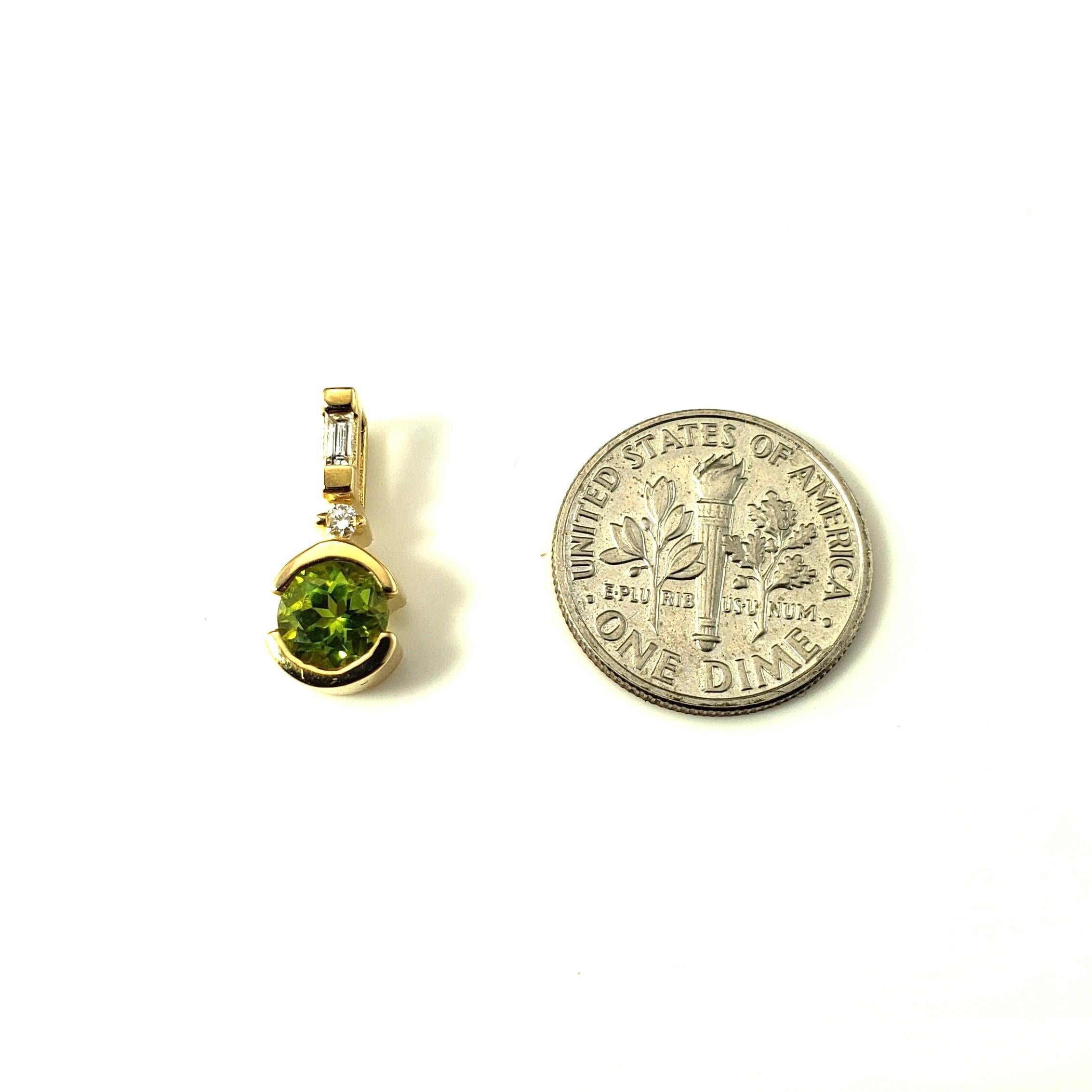 Pendentif en or jaune 14 carats avec péridot et diamant n°20282 en vente 3