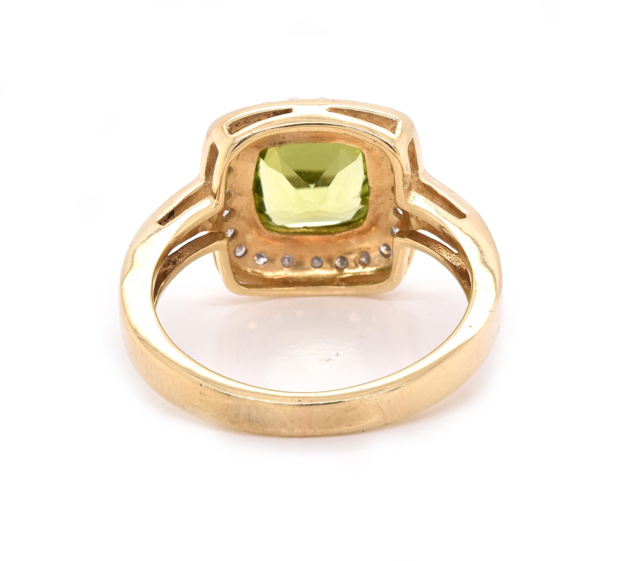 14 Karat Yellow Gold Peridot and Diamond Ring In Excellent Condition In Scottsdale, AZ