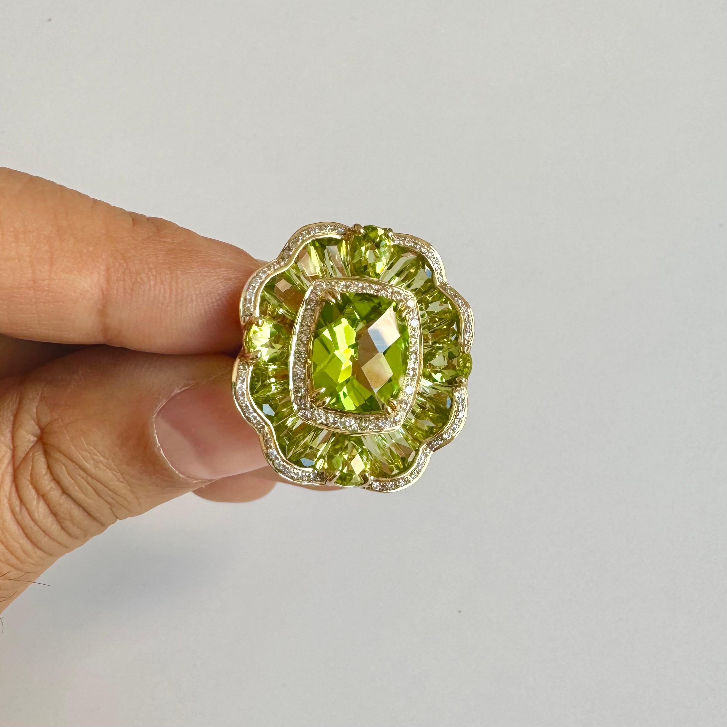 14 Karat Yellow Gold Peridot Special Cut Flower Contemporary Cocktail Ring For Sale 2