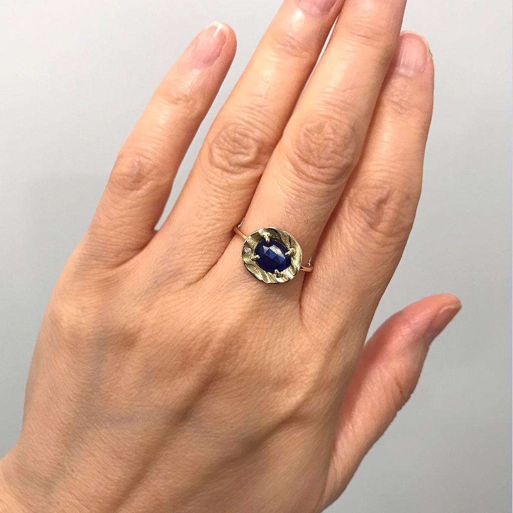 Rose Cut 14 Karat Yellow Gold Petite Pebble Ring with Blue Sapphire from K.Mita For Sale