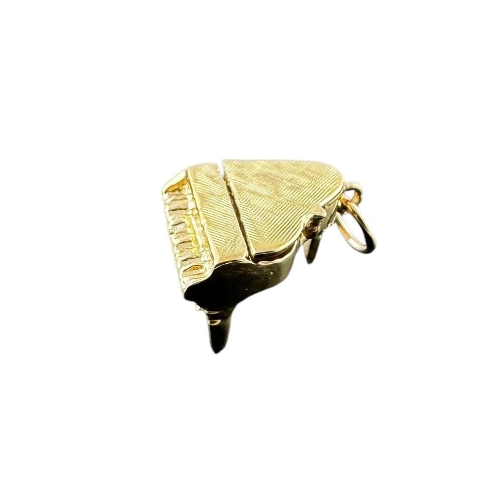 14 Karat Gelbgold Klavier Charme

Mit diesem Klavier-Charme trifft Ihr Stil genau die richtigen Töne! Dieses Stück verfügt über einen sorgfältig gestalteten Charme, der einen Flügel in 14 Karat Gelbgold darstellt.

Größe: 13,9 mm X 11,3 mm X 7,6