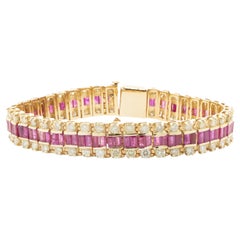 Bracelet à trois rangées en or jaune 14 carats avec rubis de sang de pigeon et diamants