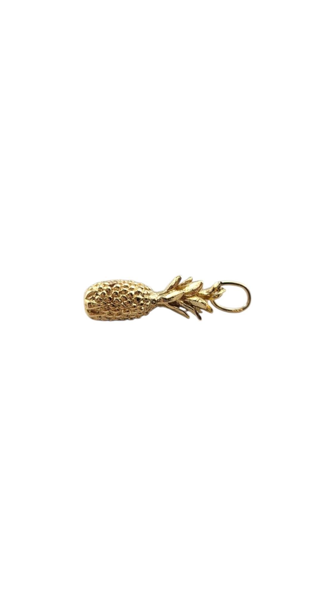 Donna Ciondolo a forma di ananas in oro giallo 14 carati #21791 in vendita