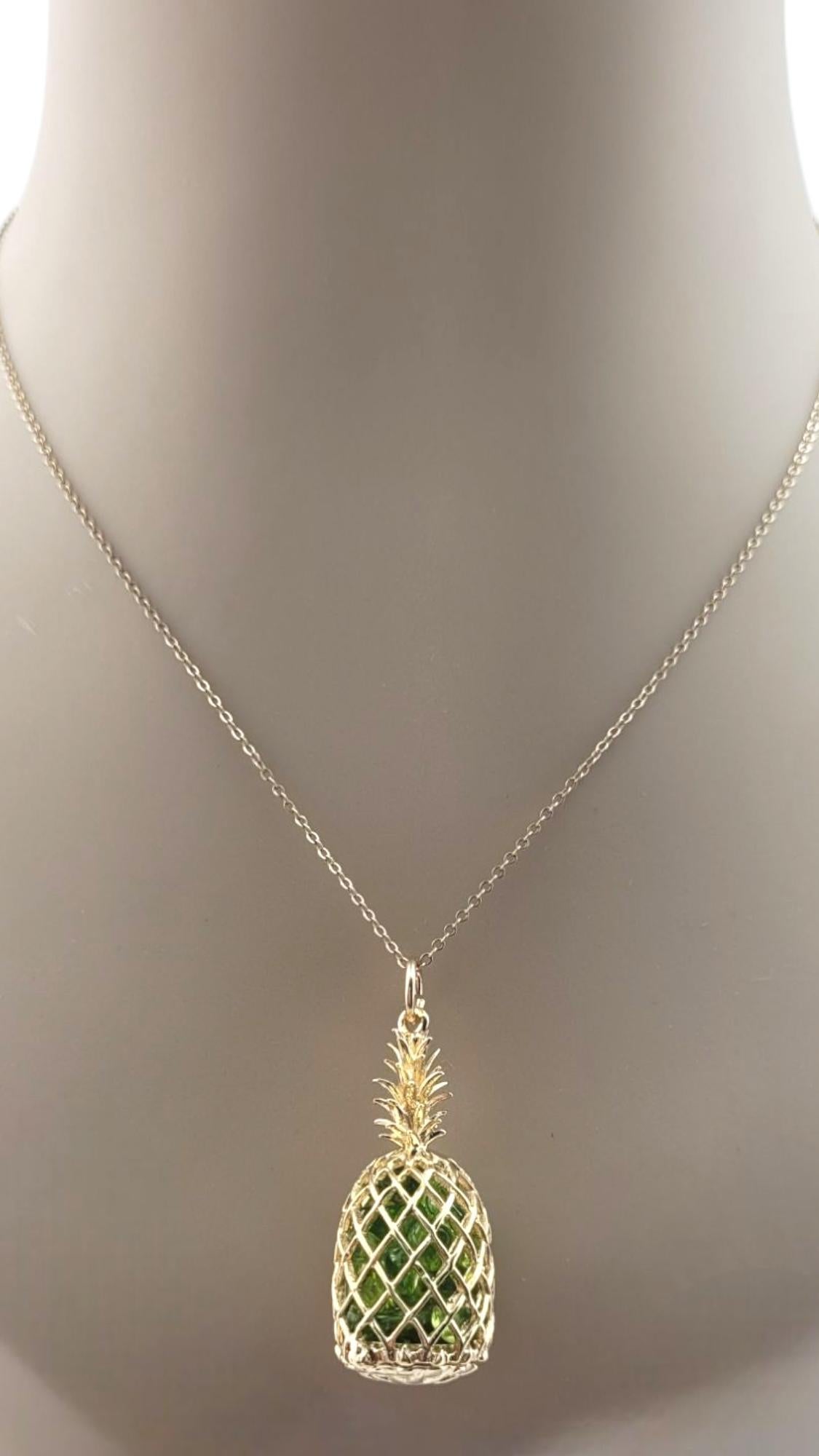 Pendentif ananas en or jaune 14 carats avec pierres vertes n° 21150 en vente 7