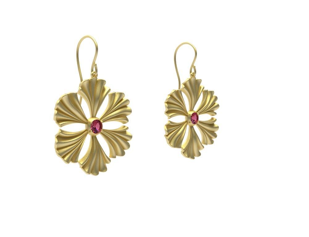 Contemporary 14 Karat Yellow Gold Pink Sapphire Fan Flower Earrings For Sale