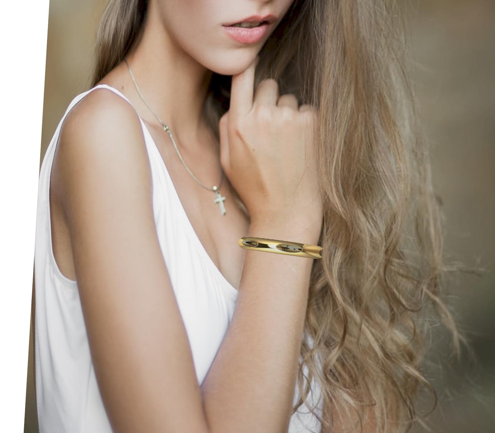 Bracelet jonc ovale en or jaune 14 carats avec 7 saphirs roses Neuf - En vente à New York, NY