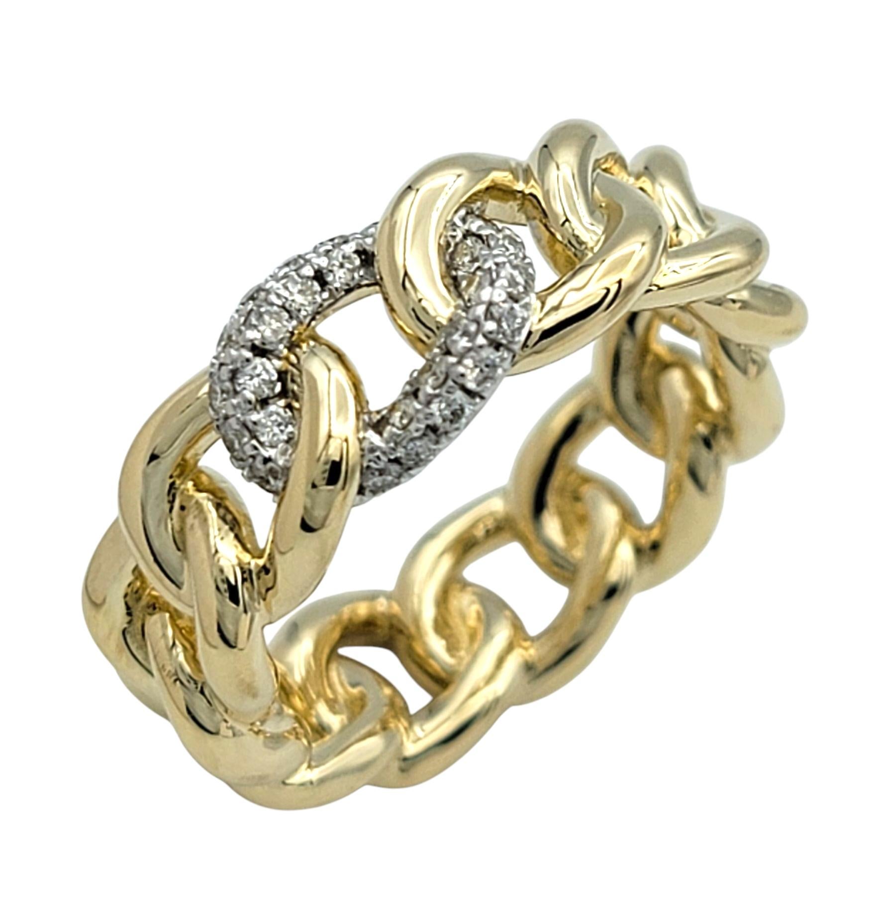 Contemporary 14 Karat Yellow Gold Polished Curb Link Band Ring with Pavé Diamonds For Sale