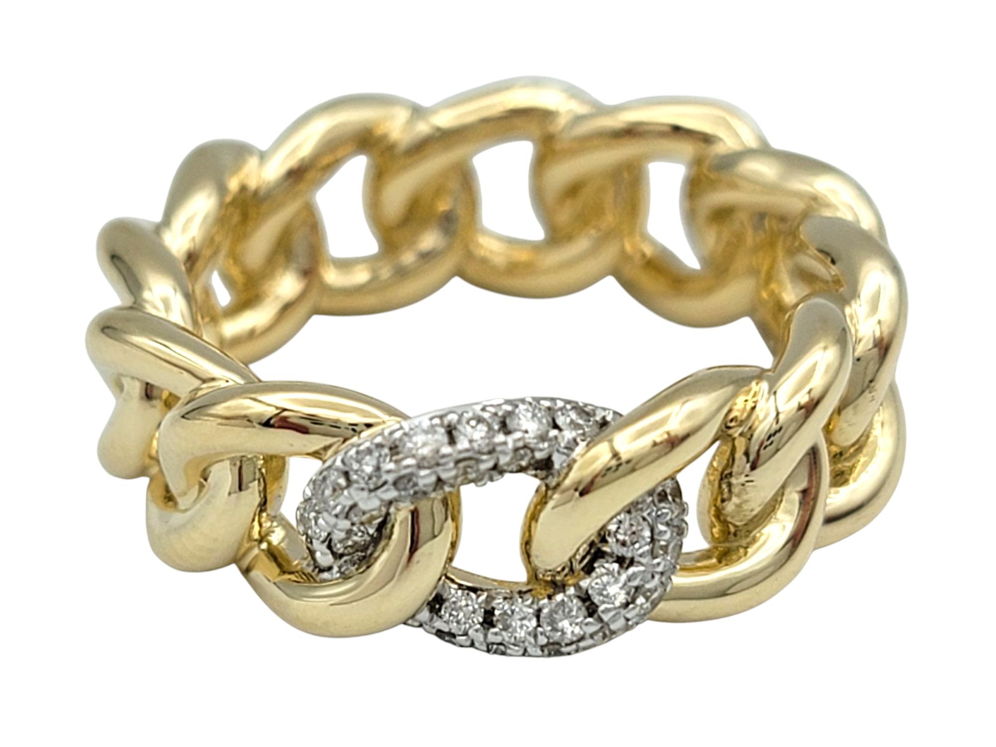 Round Cut 14 Karat Yellow Gold Polished Curb Link Band Ring with Pavé Diamonds For Sale