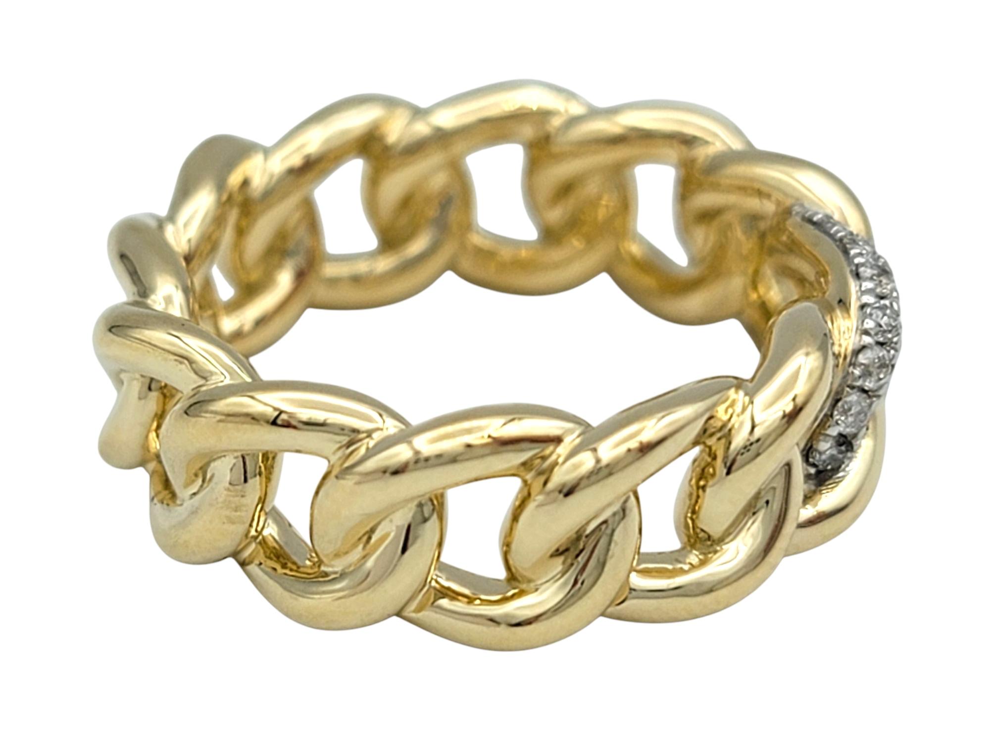 14 Karat Yellow Gold Polished Curb Link Band Ring with Pavé Diamonds In Good Condition For Sale In Scottsdale, AZ