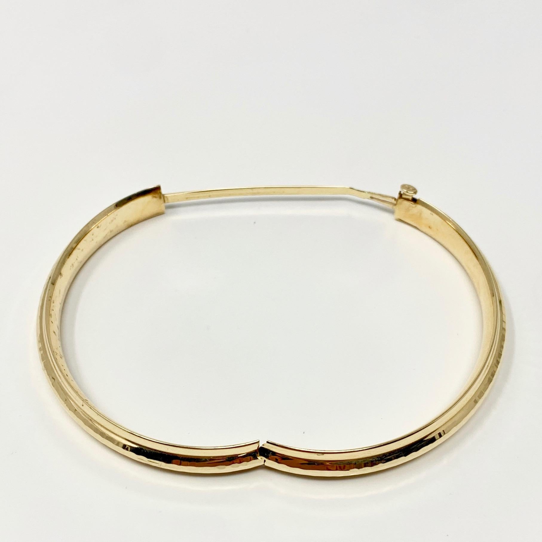 14 Karat Yellow Gold Polished Hammered Texture Bangle Bracelet 1