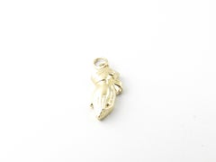 14 Karat Yellow Gold Praying Hands Charm