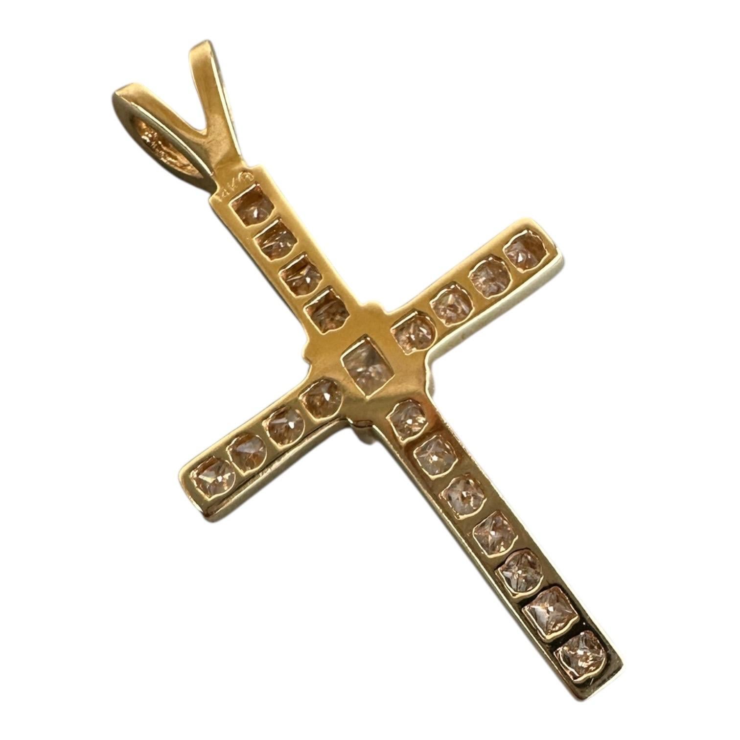 Taglio princess Croce a canale in oro giallo 14 carati con diamante Princess da 0,95 carati, lunghezza 1,5