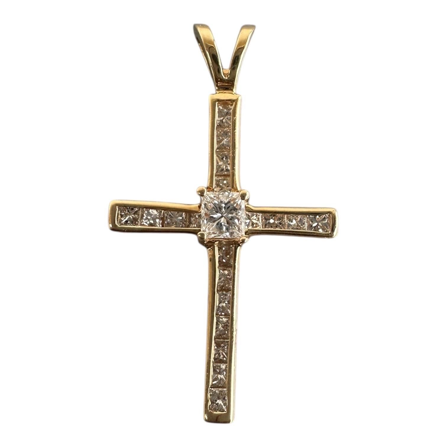 Croce a canale in oro giallo 14 carati con diamante Princess da 0,95 carati, lunghezza 1,5