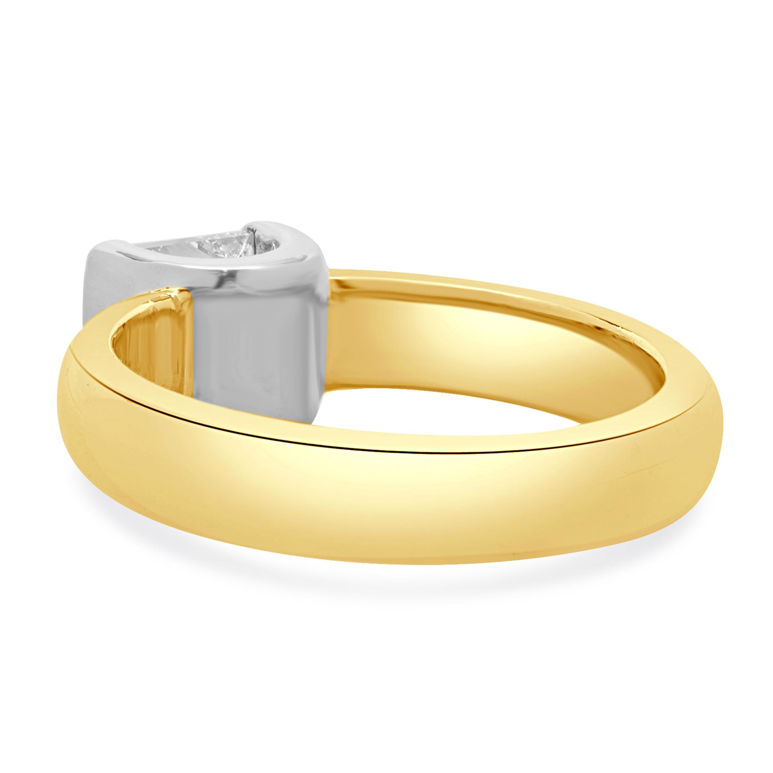 14 Karat Yellow Gold Princess Cut Diamond Engagement Ring In Excellent Condition For Sale In Scottsdale, AZ