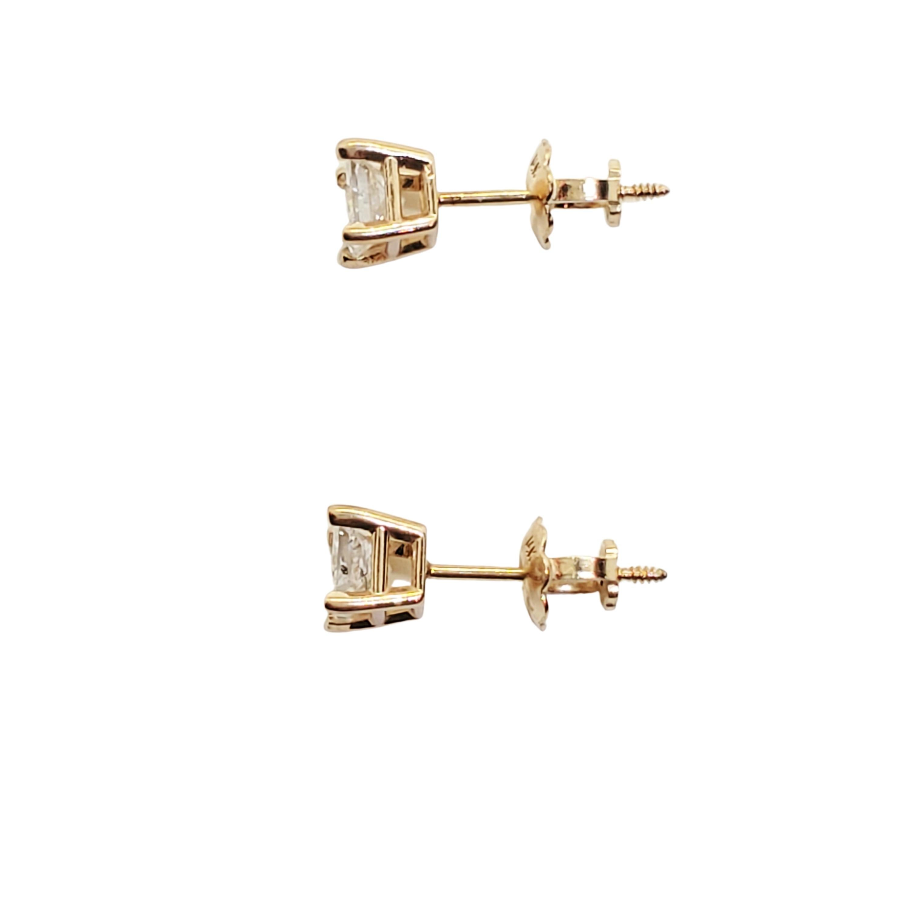 14 Karat Yellow Gold Princess Cut Diamond Stud Earrings In Good Condition In Washington Depot, CT