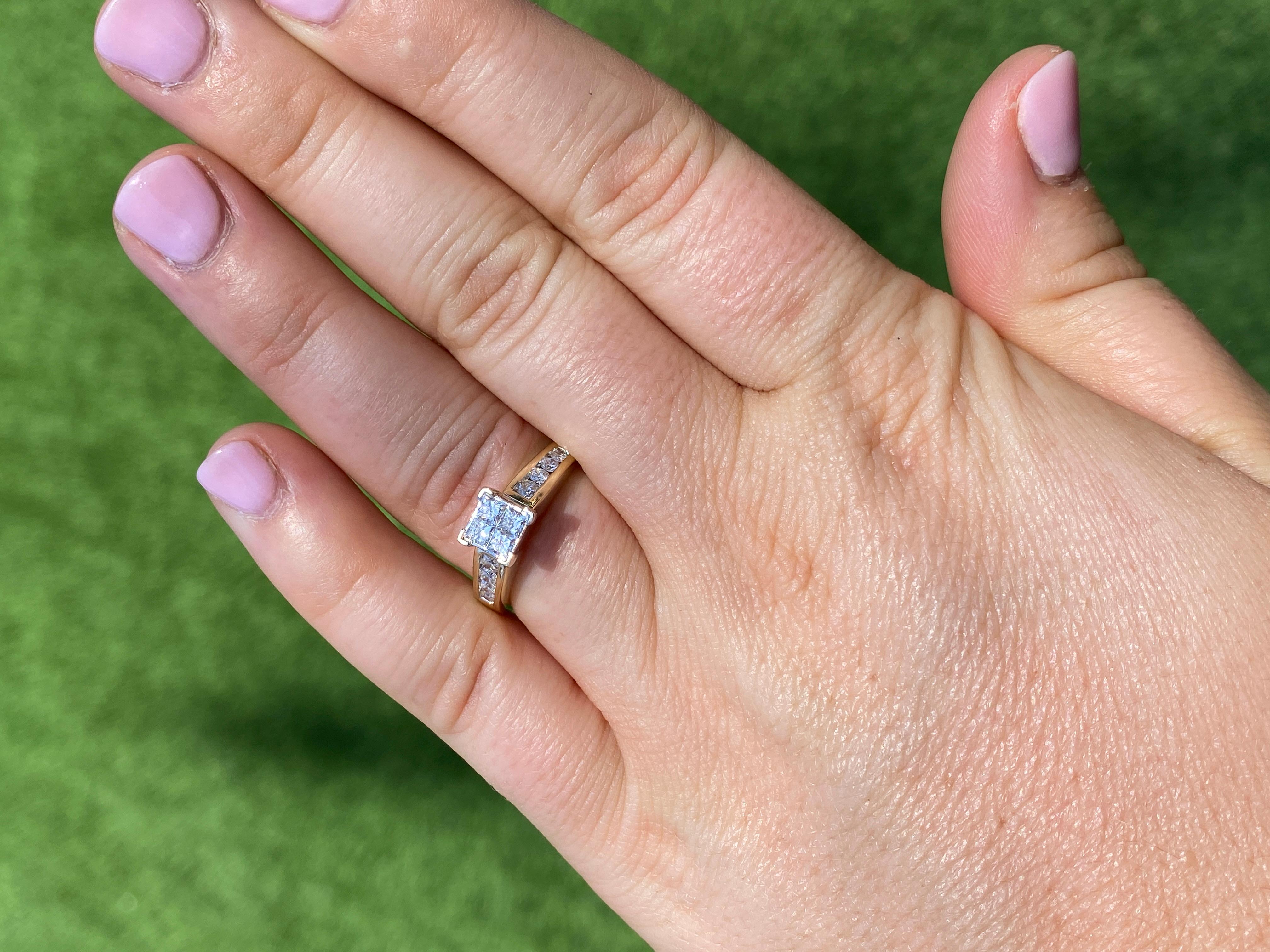 Bague de fiançailles en or jaune 14 carats sertie d'un quart de diamants Unisexe en vente