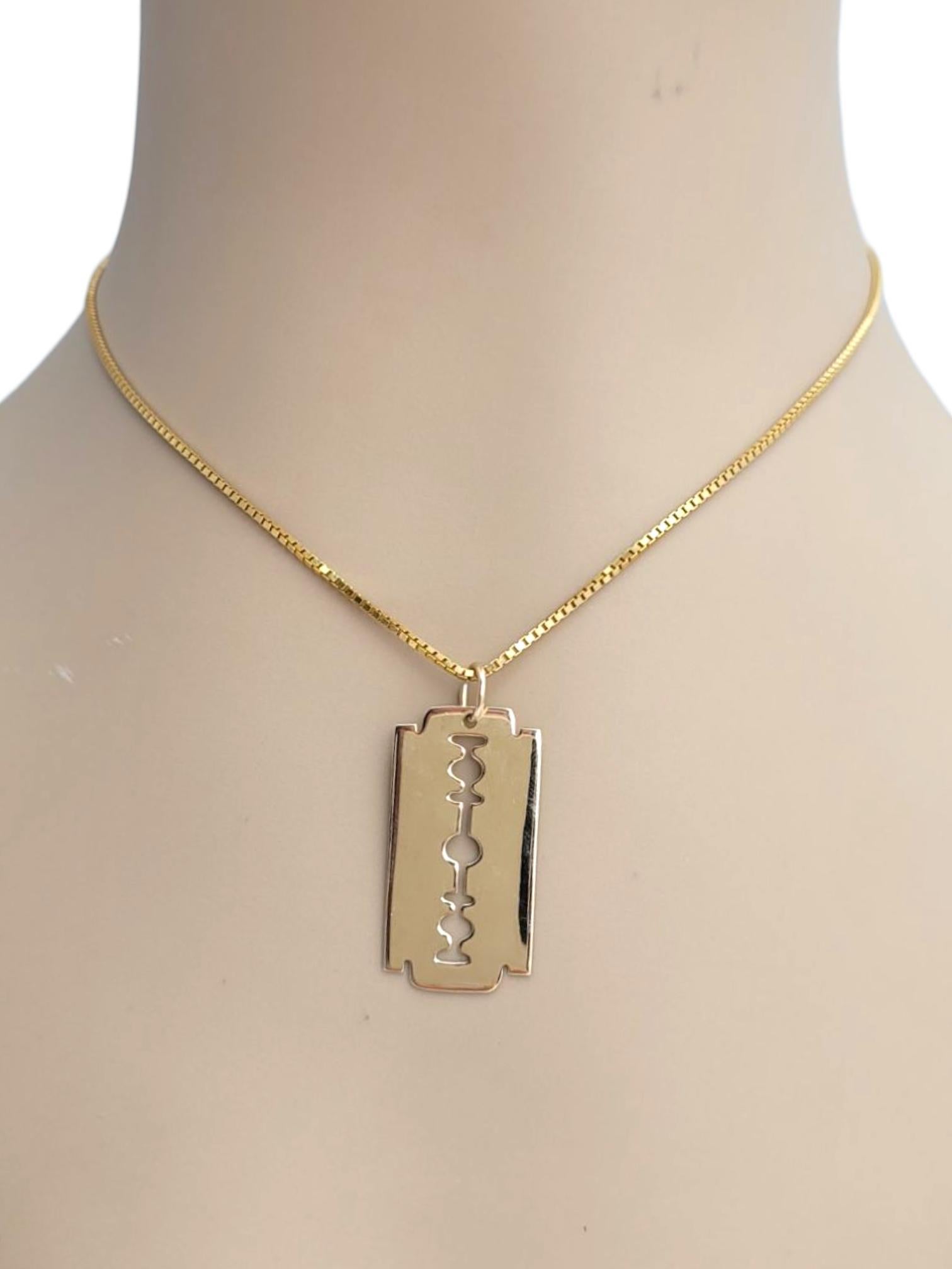 14 Karat Yellow Gold Razor Pendant #21646 en vente 1