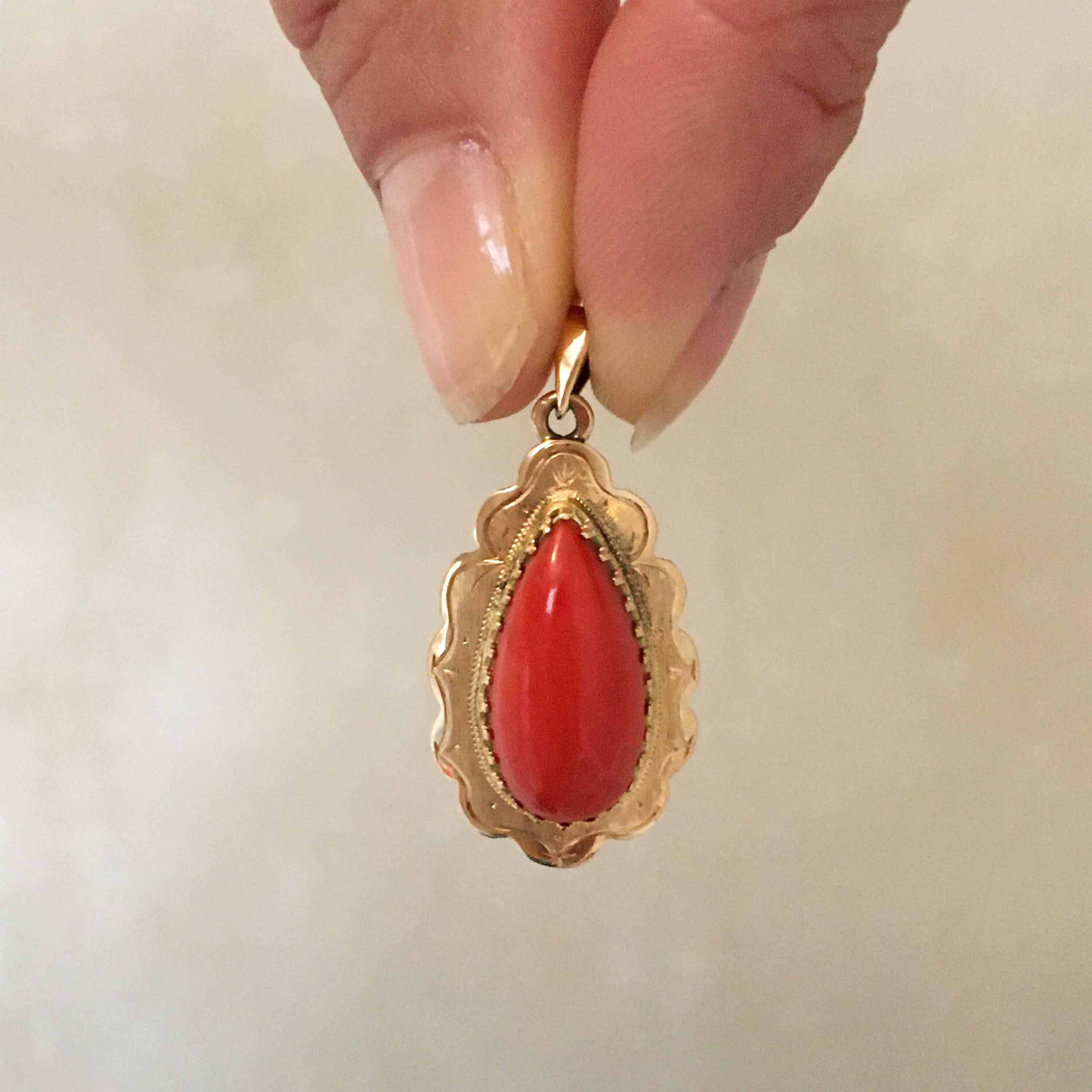 Women's 14K Gold Red Coral Cabochon Pendant