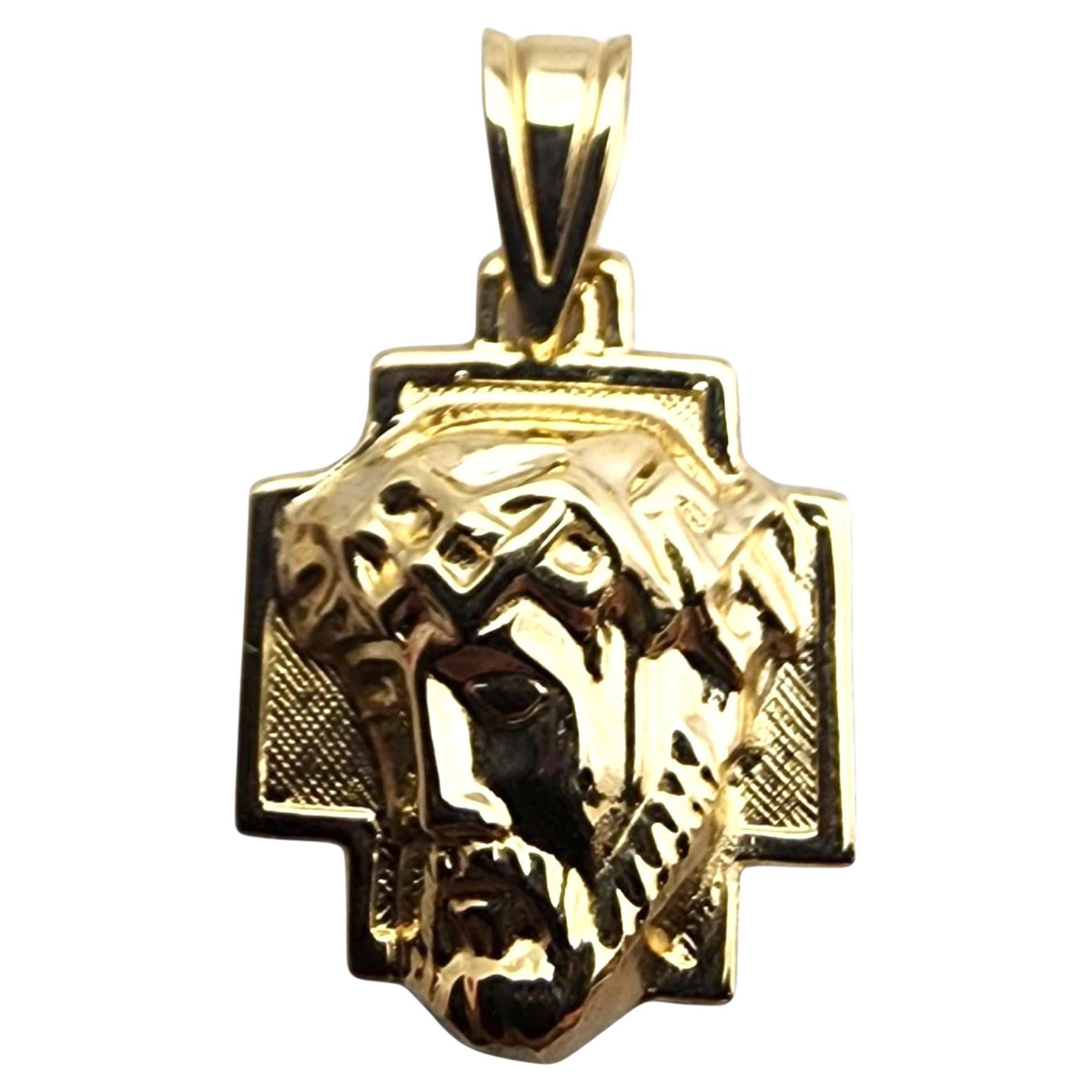 Pendentif religieux en or jaune 14 carats #23586 en vente