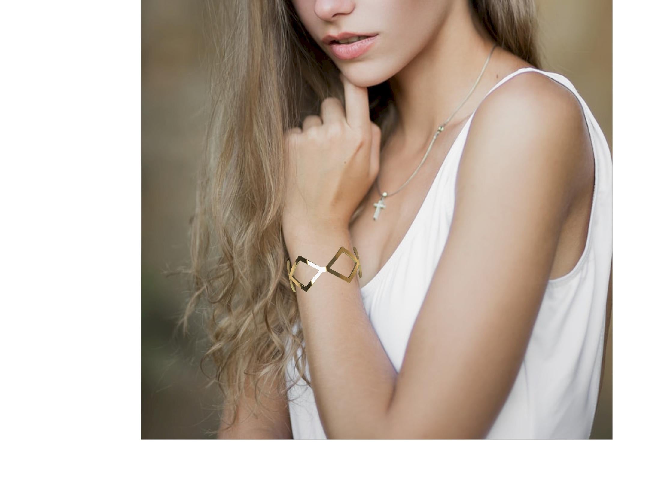 Or jaune 14 carats  Bracelet manchette Rhombus Pour femmes en vente