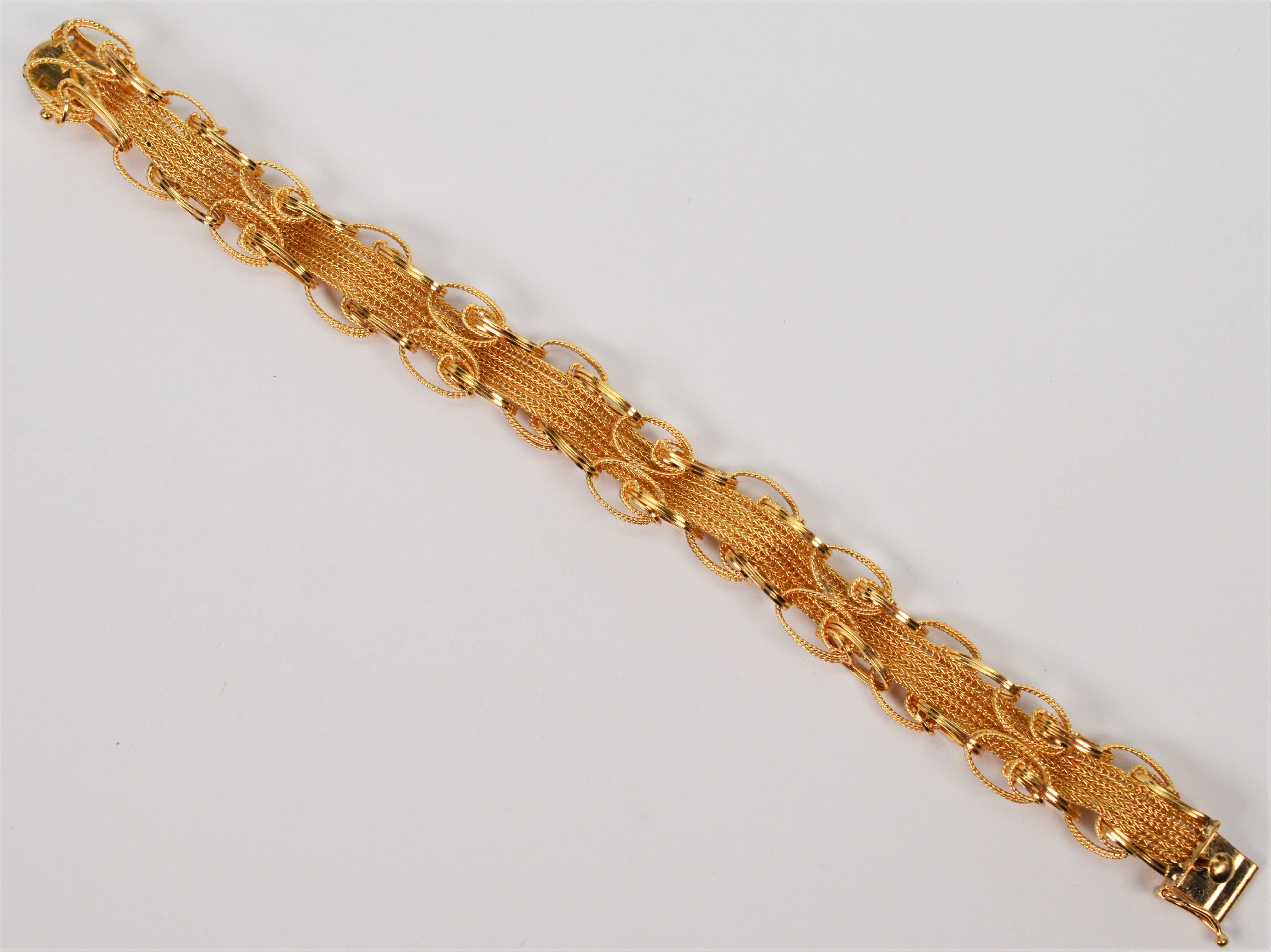 14 Karat Yellow Gold Ribbon Cable Chain Link Bracelet  For Sale 1