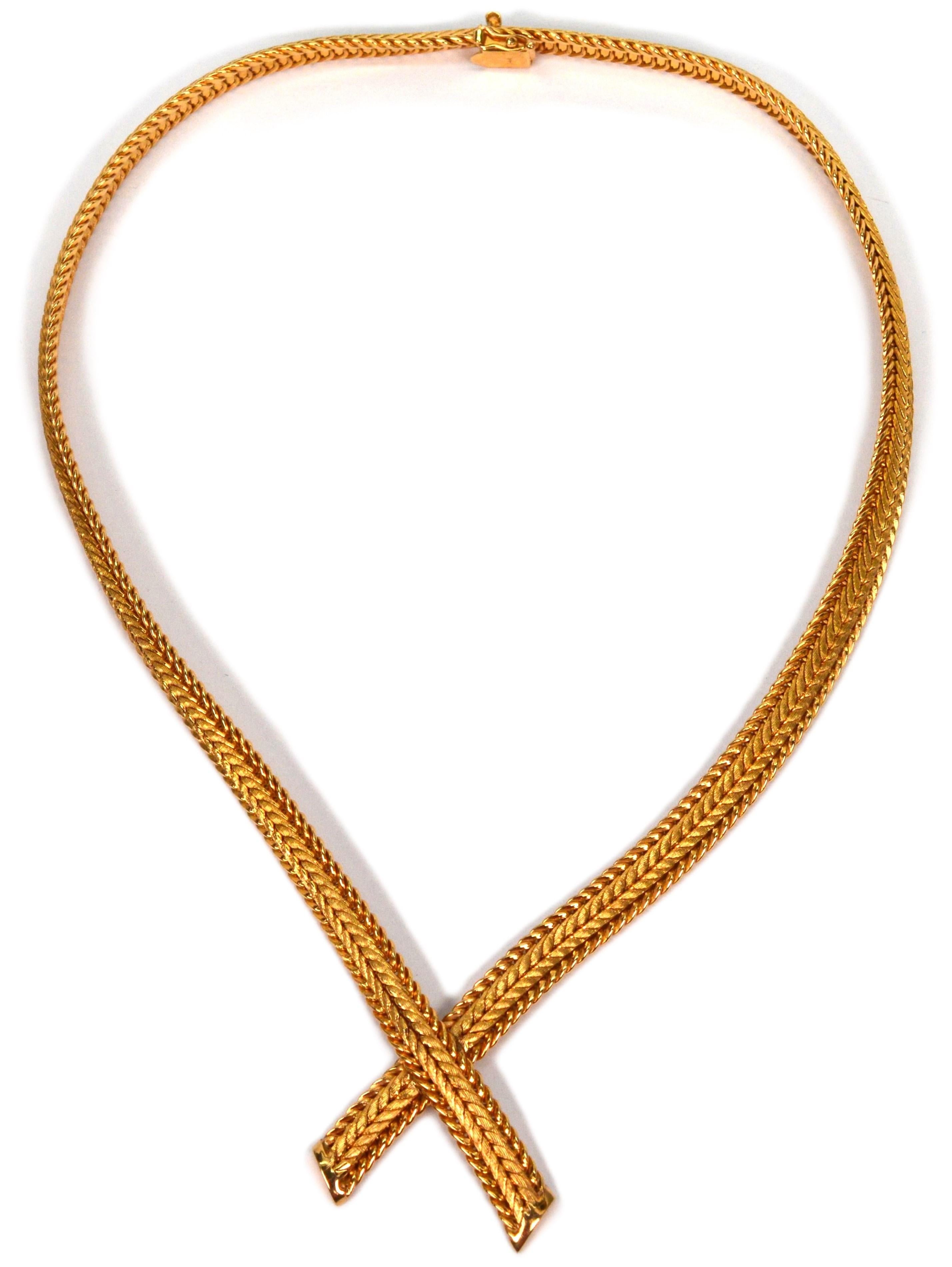 Collana a nastro con collare incrociato in oro giallo 14 carati in vendita 6
